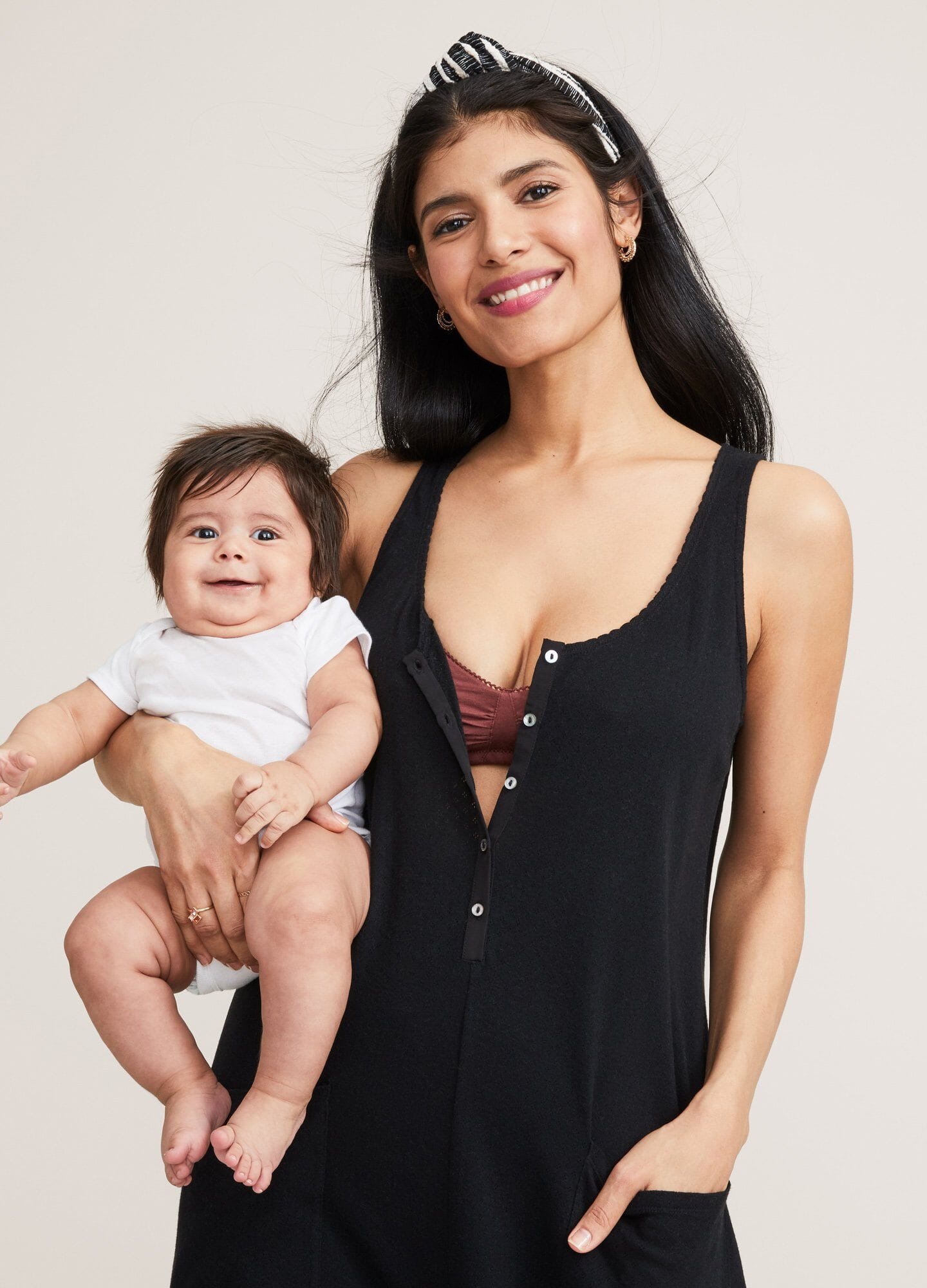 24/7 Feeding Jumpsuit for Nursing Moms - Comfortable & Convenient Baby Feeding Outfit - Perfect for Daytime, Nighttime & On-the-Go Breastfeeding