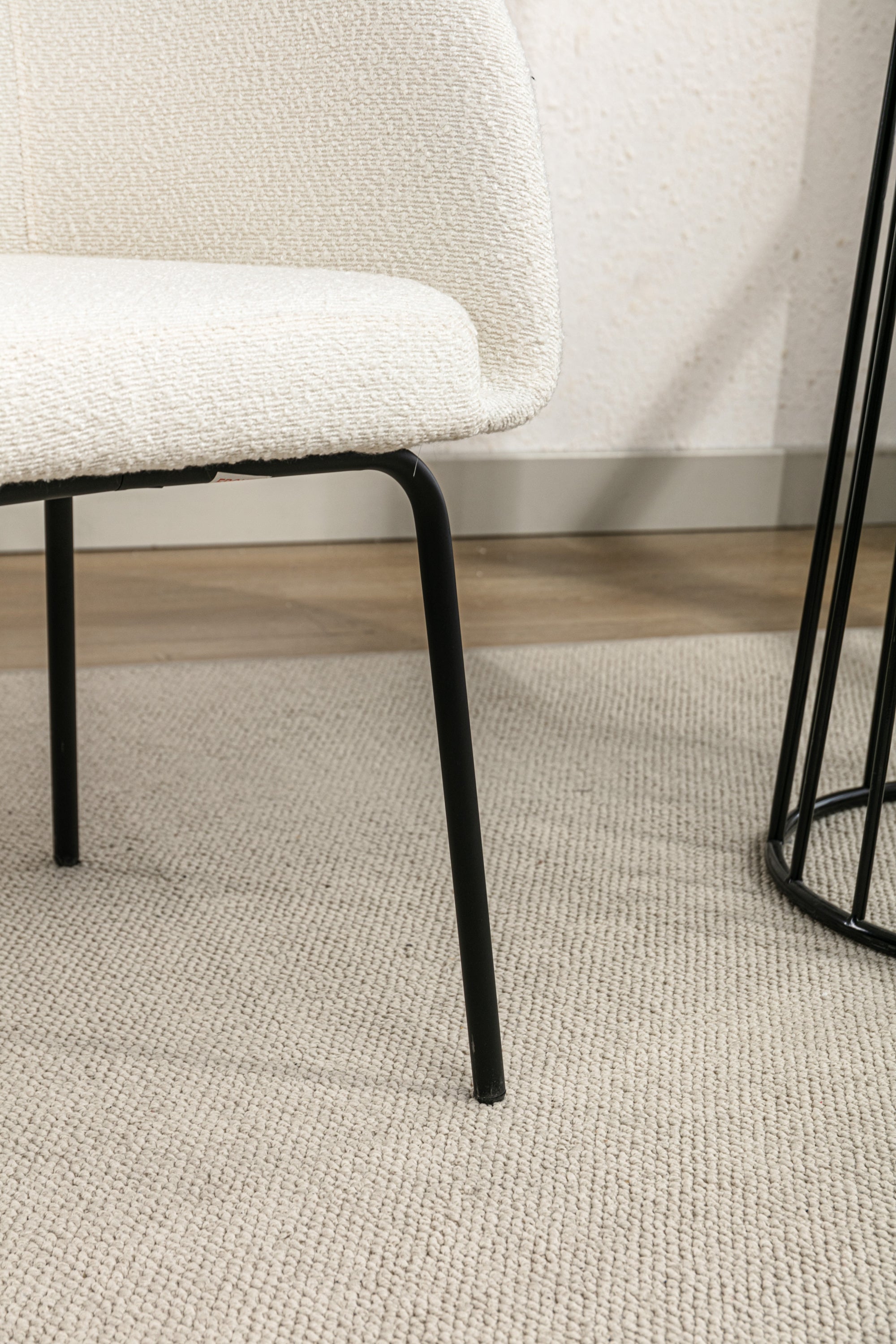 039 Set of 1 Boucle Fabric Dining Chair With Black Metal Legs - Modern Upholstered Accent Chair for Dining Room, Kitchen, Office or Living Room