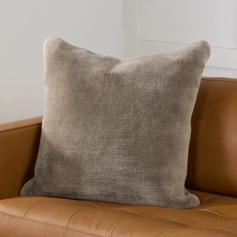 Jaipur Living Illumine Throw Pillow - Decorative Cushion Cover for Sofa, Bed & Home Decor - Soft & Stylish Accent Pillow for Living Room, Bedroom & Dorm