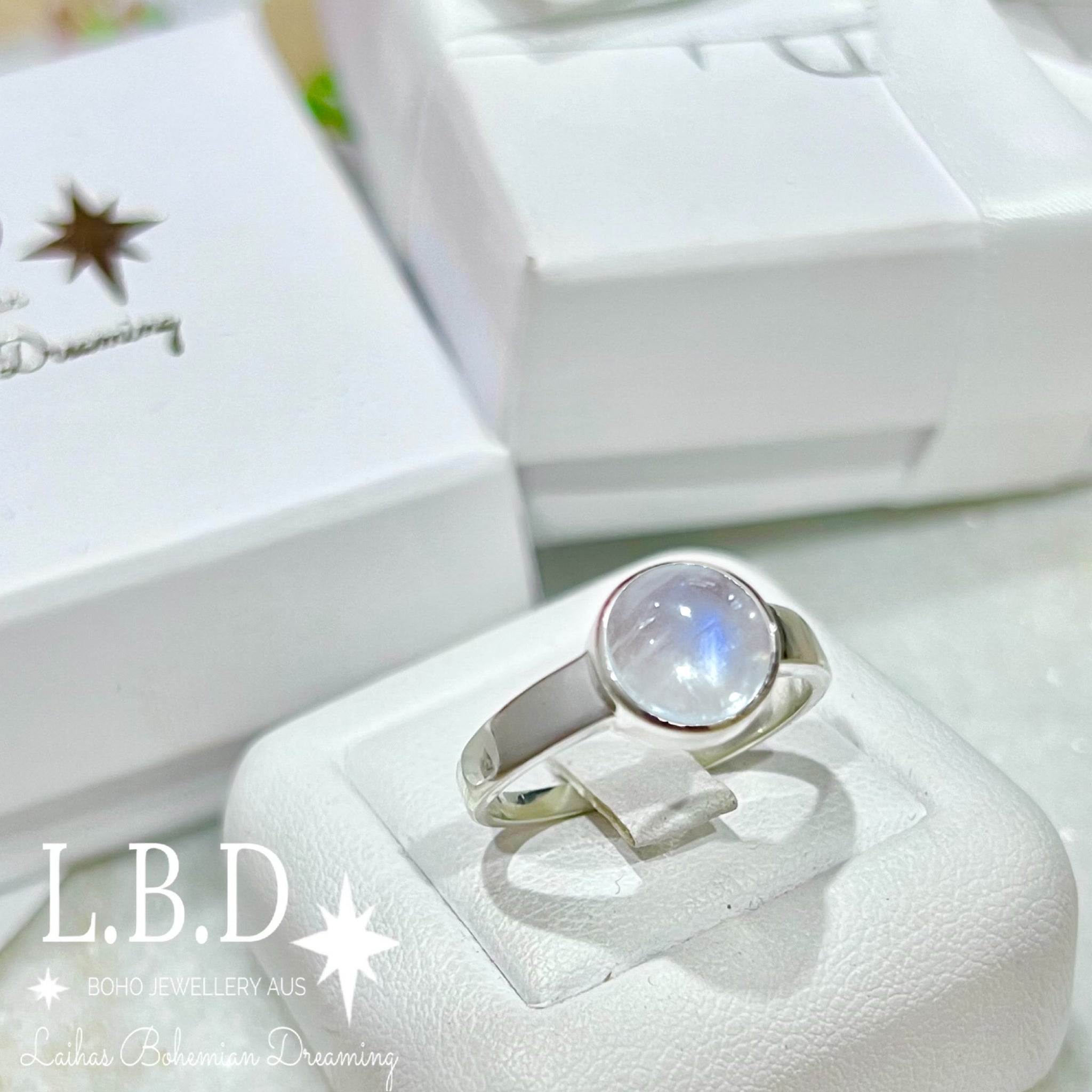 Elegant Moonstone Ring for Women - Dainty & Stylish Silver Jewelry - Perfect for Everyday Wear, Gifts & Special Occasions