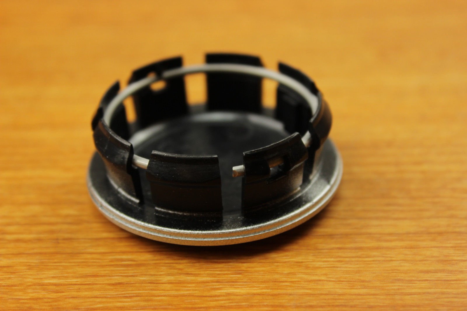 **Mopar OEM Center Cap for Jeep Commander, Grand Cherokee, Patriot & Wrangler - Perfect for Off-Roading & Daily Driving**