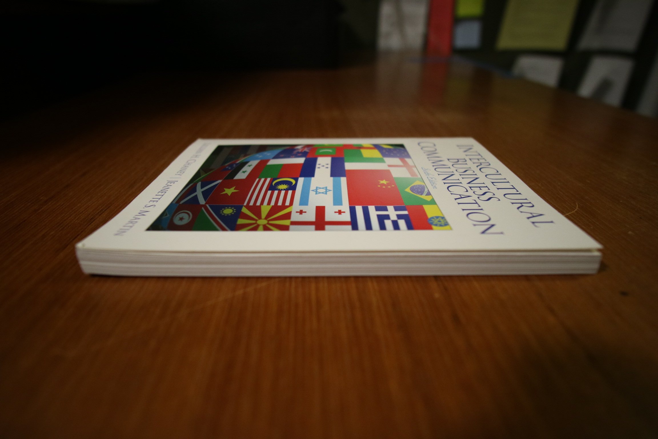 Intercultural Business Communication Guide - Strategies for Global Success | Cross-Cultural Workplace, International Negotiations & Multilingual Teams