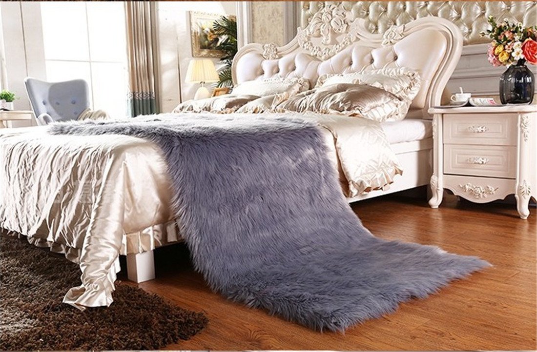 Soft Faux Sheepskin Area Rug - Cozy Chair Cover & Seat Pad, Shaggy Floor Rug for Bedroom, Living Room, Sofa - Perfect for Home Decor & Relaxation