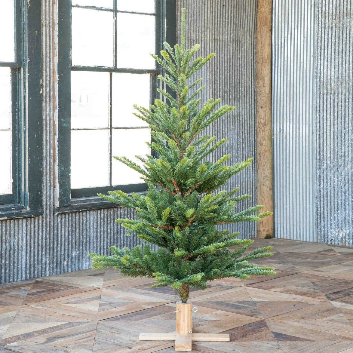 5' Great Northern Spruce Christmas Tree with 500 Micro LED Lights - Perfect for Living Room, Office & Holiday Decorations