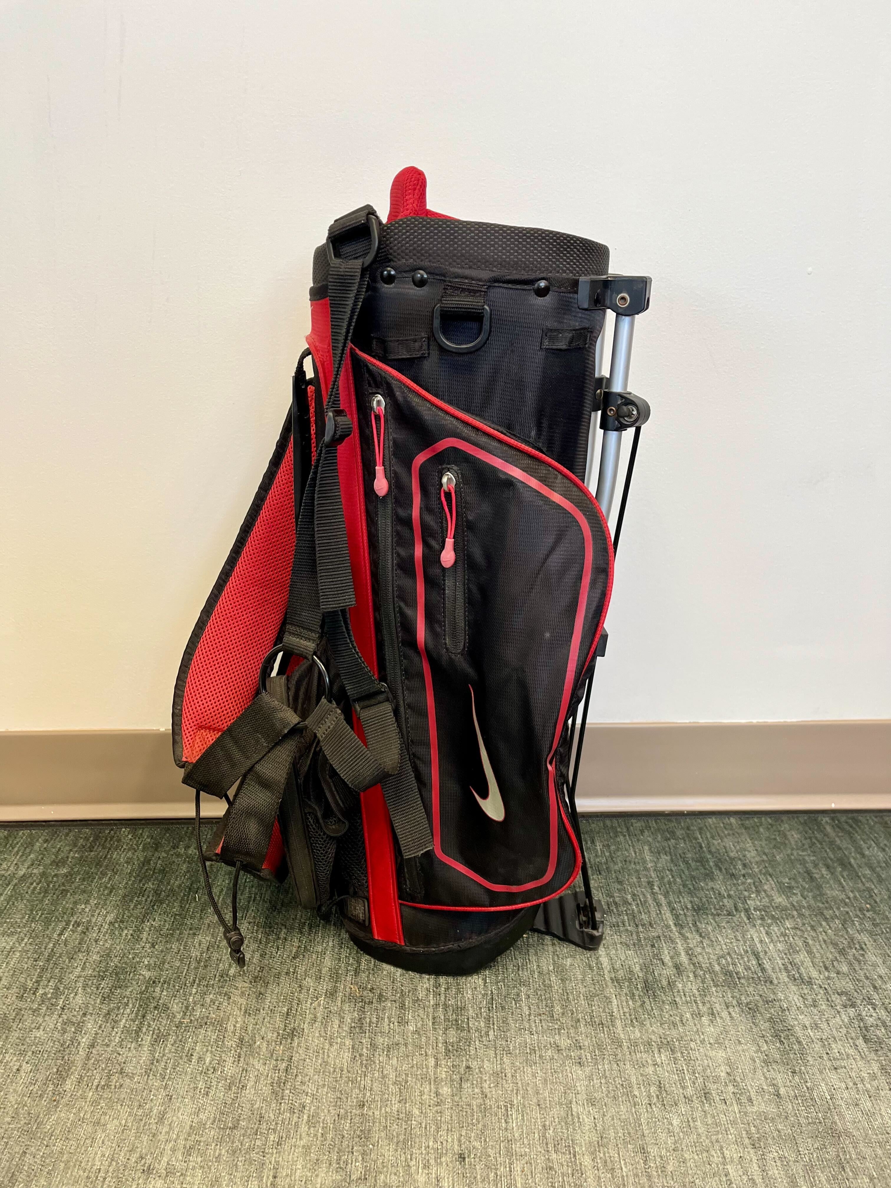 Nike Golf Stand Bag with 4 Dividers & 4 Pockets - Black/Red - Lightweight Durable Golf Bag for Men & Women - Perfect for Course Play, Driving Range & Golf Tournaments