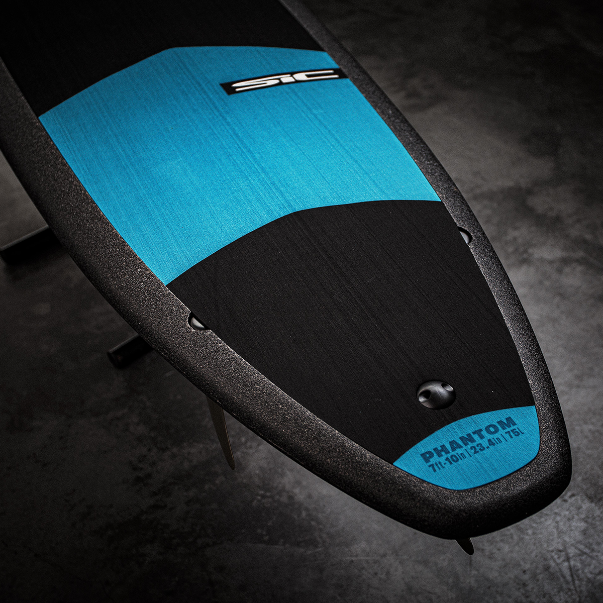 7'10 Phantom Soft Surfboard with Skin Tec Technology - Perfect for Small Waves & Beginners | Lightweight & Durable for Easy Paddling & Maneuvering