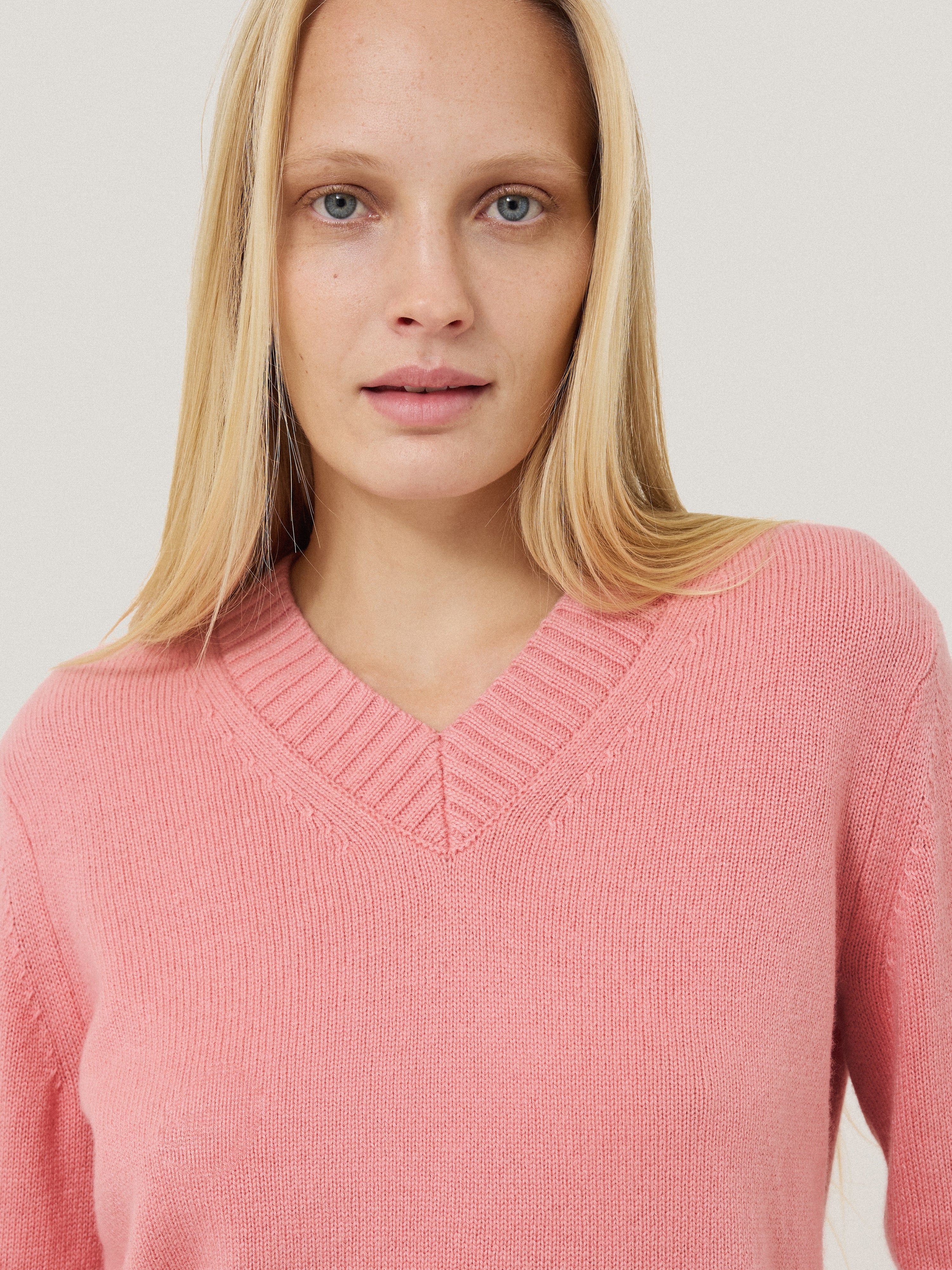 Soft Wool Cashmere Blend V-Neck Sweater for Women - Light Pink | Cozy Winter Pullover for Casual Wear & Office Outfits