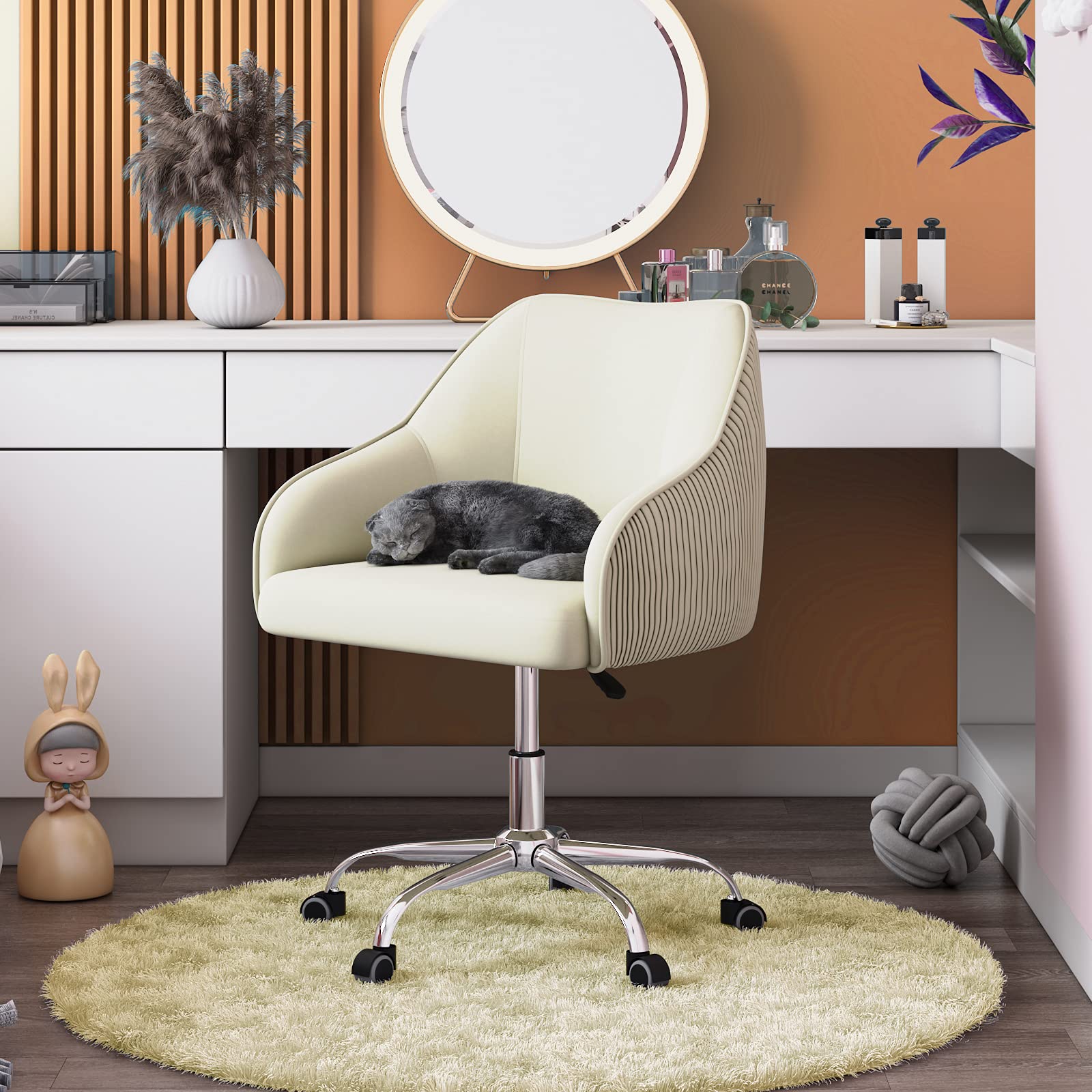 Cute Beige Velvet Desk Chair with Wheels & Arms - Comfy Swivel Rolling Task Chair for Teen Girls, Kids, Home Office, Makeup Room, Bedroom & Living Room | Perfect for Studying, Working & Vanity Areas