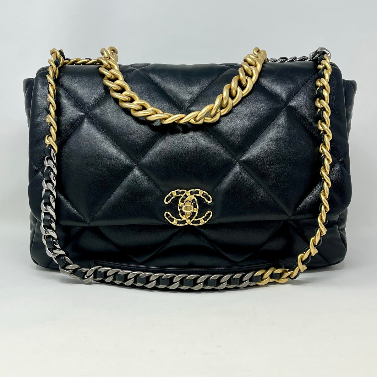 Chanel Maxi 19 Flap Bag - Luxury Designer Handbag for Women | Perfect for Evening Events, Parties & Special Occasions