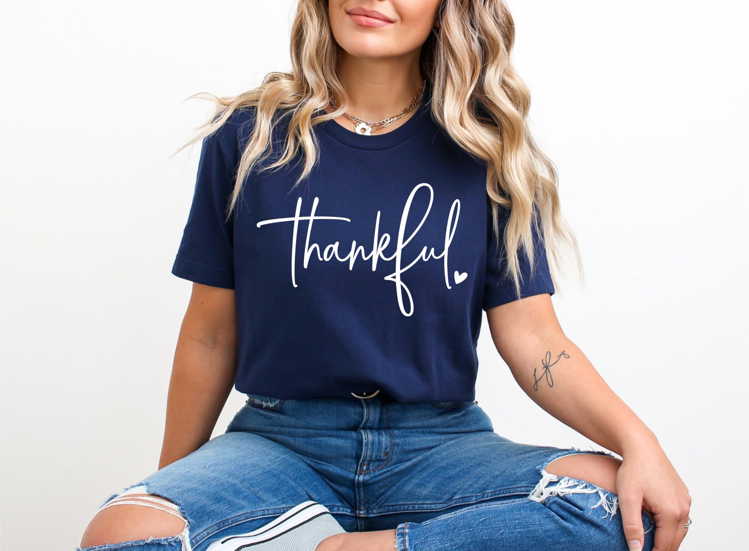 Thankful Thanksgiving Sweatshirt for Women - Cozy Autumn Crewneck Fall Pullover - Perfect for Family Gatherings, Holiday Parties & Casual Outings