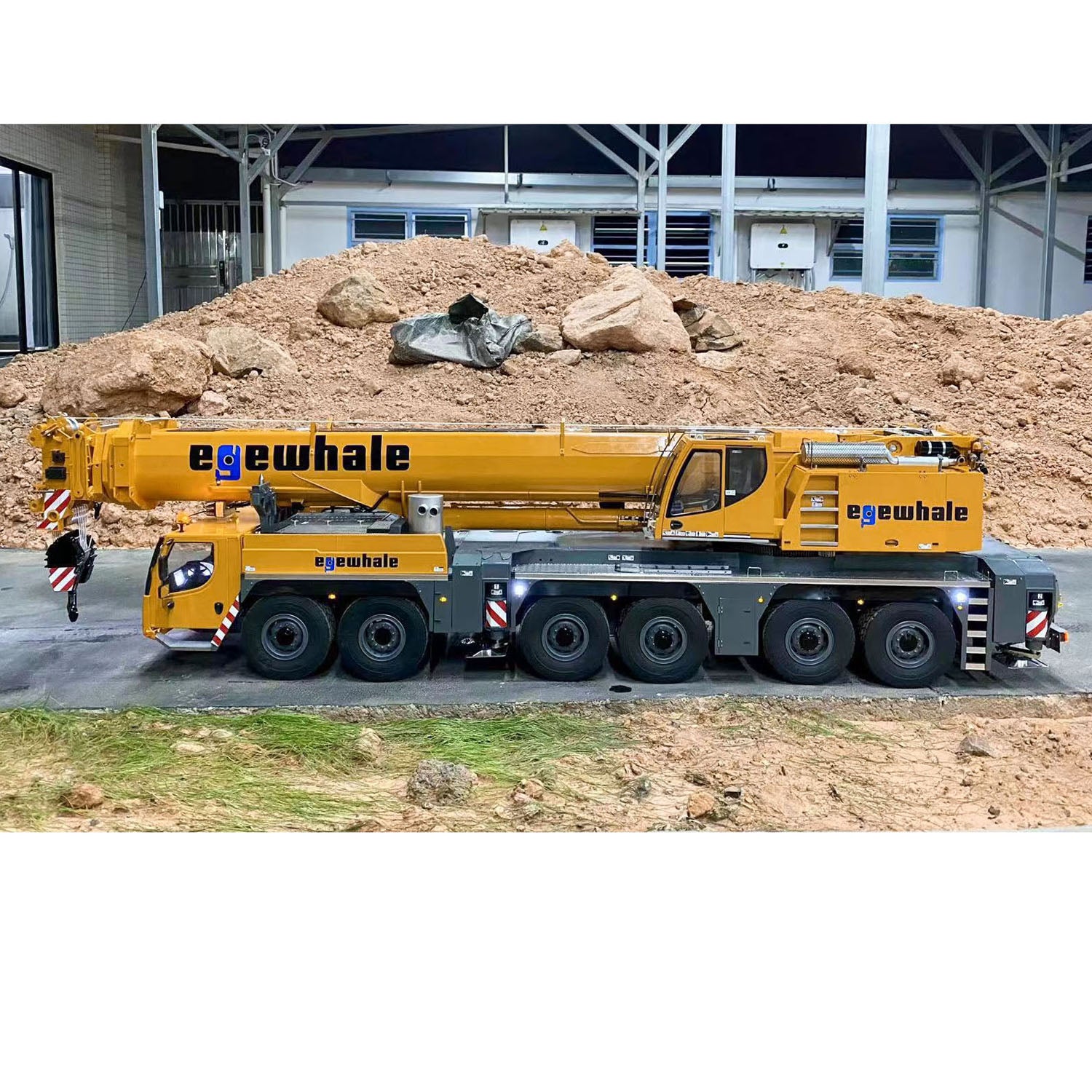 Eyewhale 1/14 Scale 6-Axle LTM1350 RC Hydraulic Mobile Crane - 5M Length Radio Controlled Heavy Duty Construction Vehicle (PNP Ready) - Perfect for Hobbyists, Construction Enthusiasts & RC Model Collectors