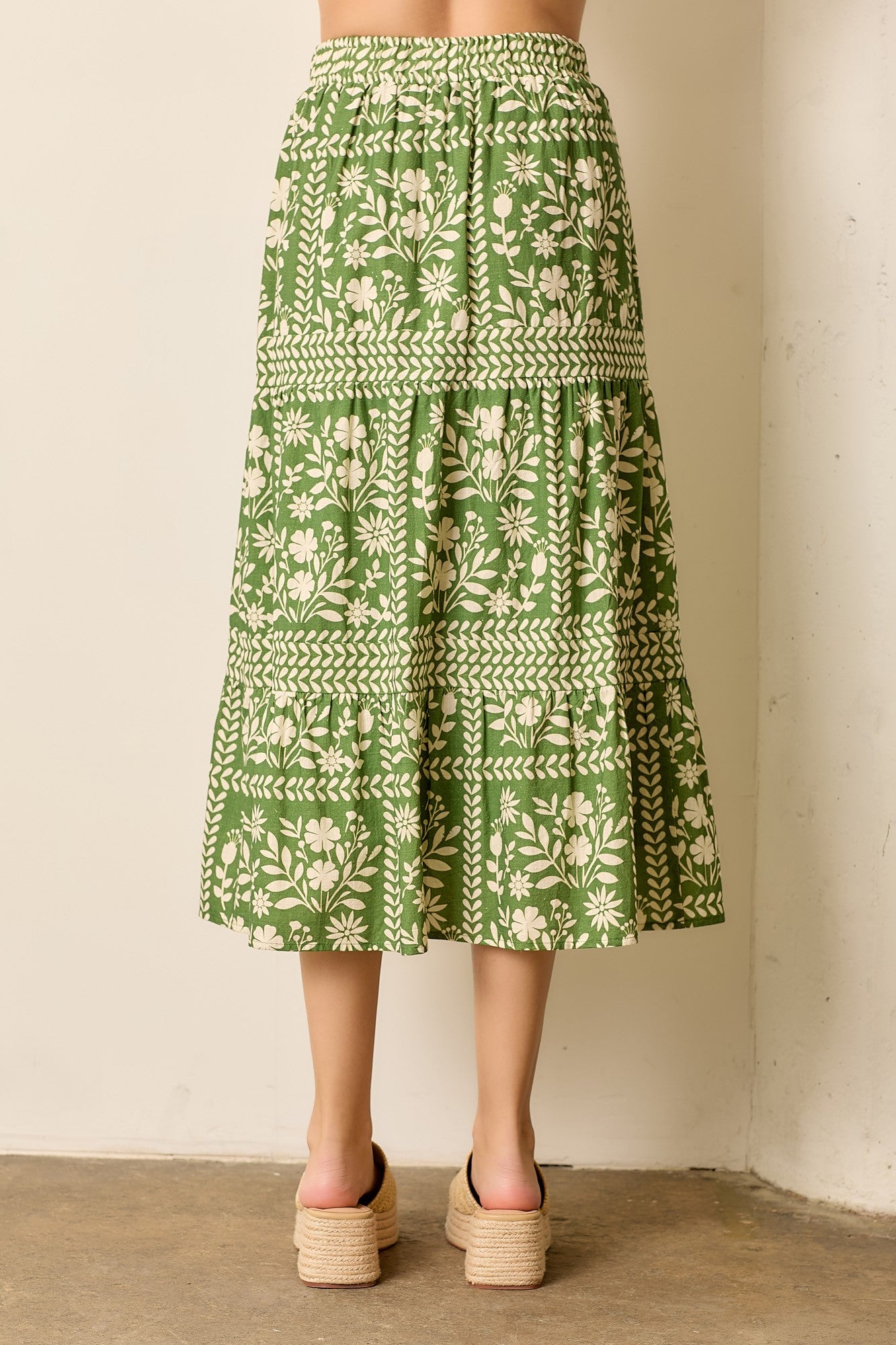 Stylish Paradise Found Midi Skirt for Women - Floral Print Summer Skirt with Elastic Waist | Perfect for Beach Vacations, Date Nights & Casual Outings