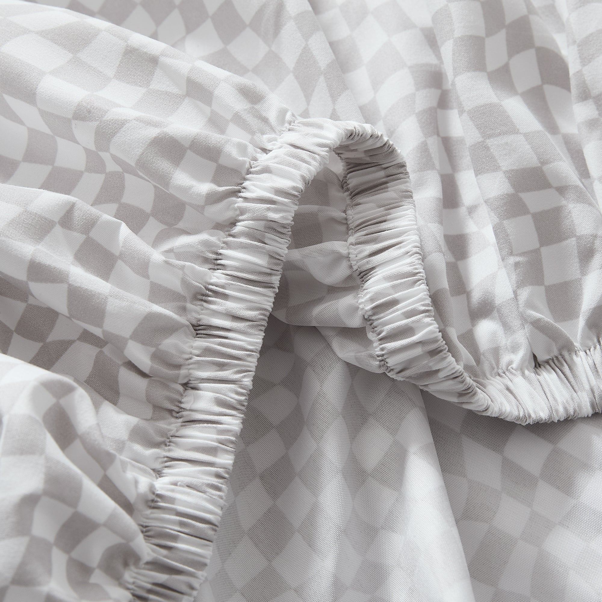 Circus Wavy Checks Sheet Set - Soft & Breathable Cotton Bedding for Kids & Adults - Perfect for Bedrooms, Dorms, and Guest Rooms