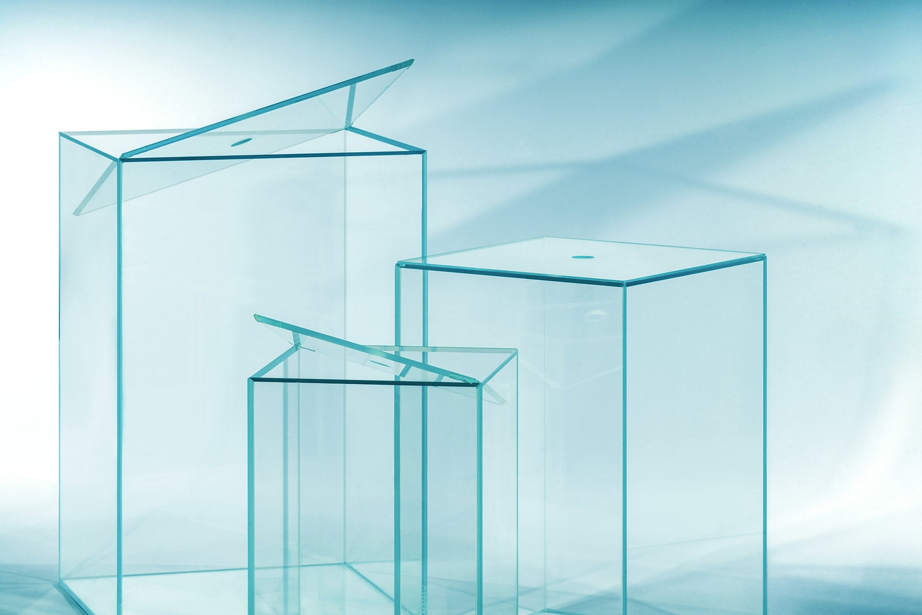 UNS Prism Glass Aquarium Tank with Flush Lid - Perfect for Home, Office & Nano Fish Breeding