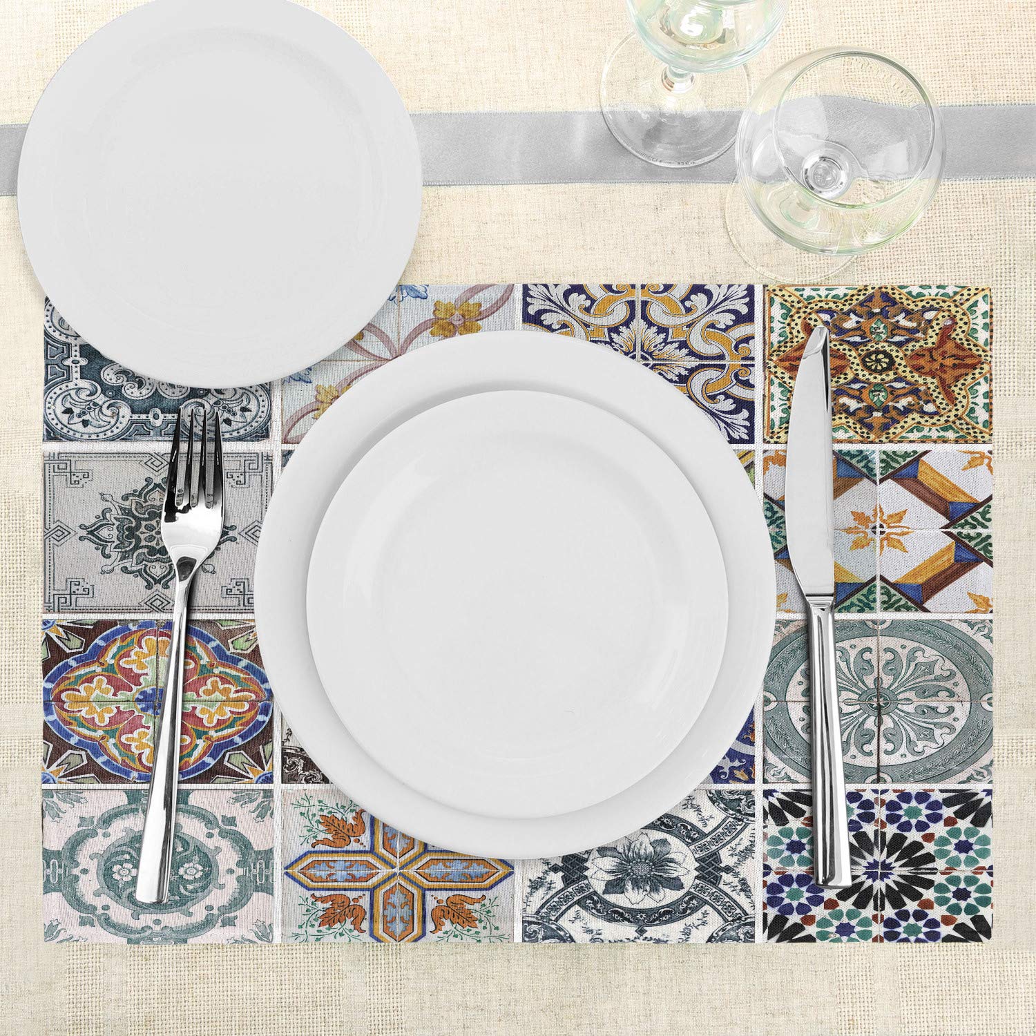 Lunarable Antique Place Mats Set of 4 - Classic Tiles Pattern Folkloric Art Patchwork Design - Washable Fabric Table Mats for Dining Room & Kitchen Decor (Blue White Green) - Perfect for Holiday Dinners, Family Gatherings & Elegant Table Settings