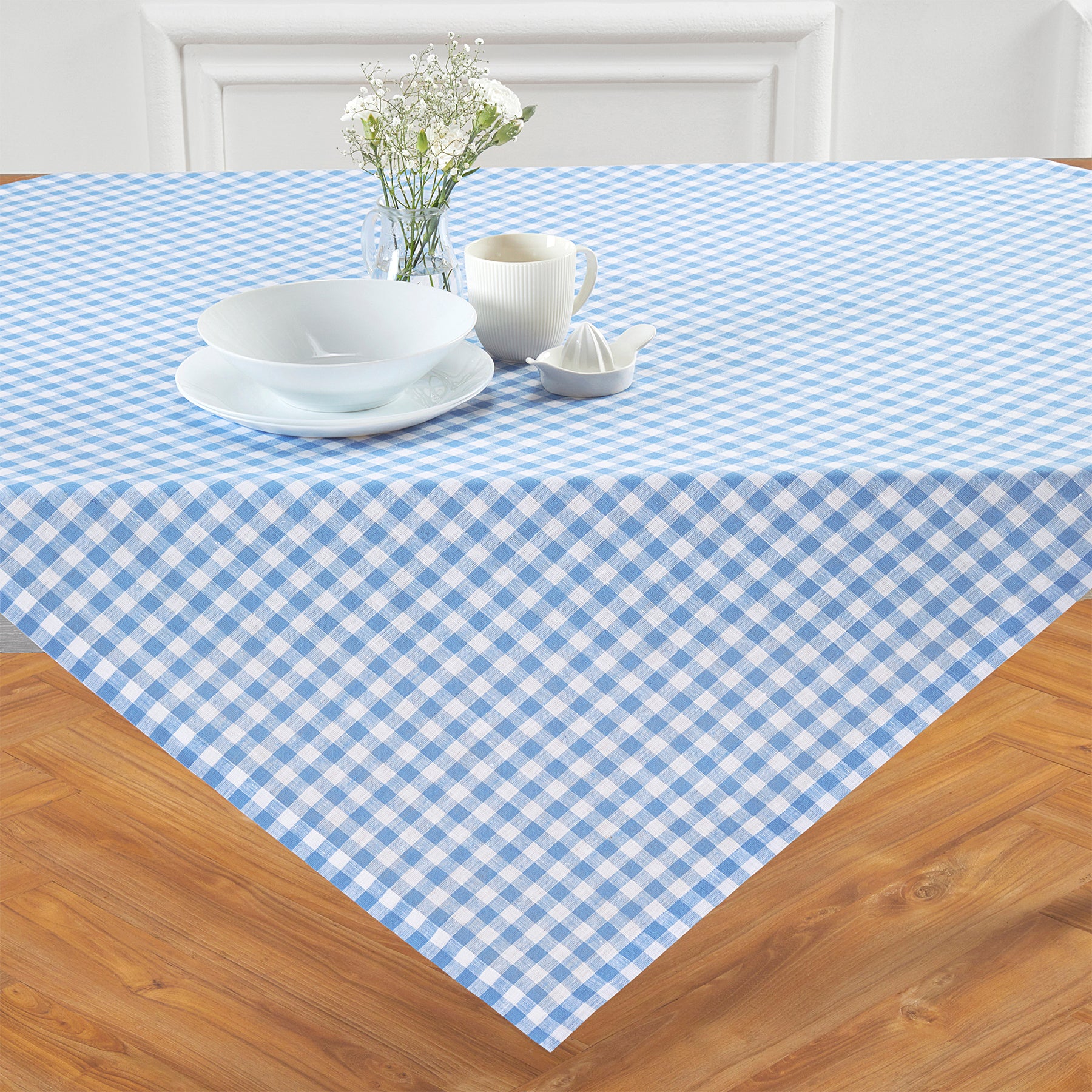 Classic Gingham Table Throw - Stylish Cotton Tablecloth for Dining, Picnics & Outdoor Events - Perfect for Kitchen, Party & Home Decor