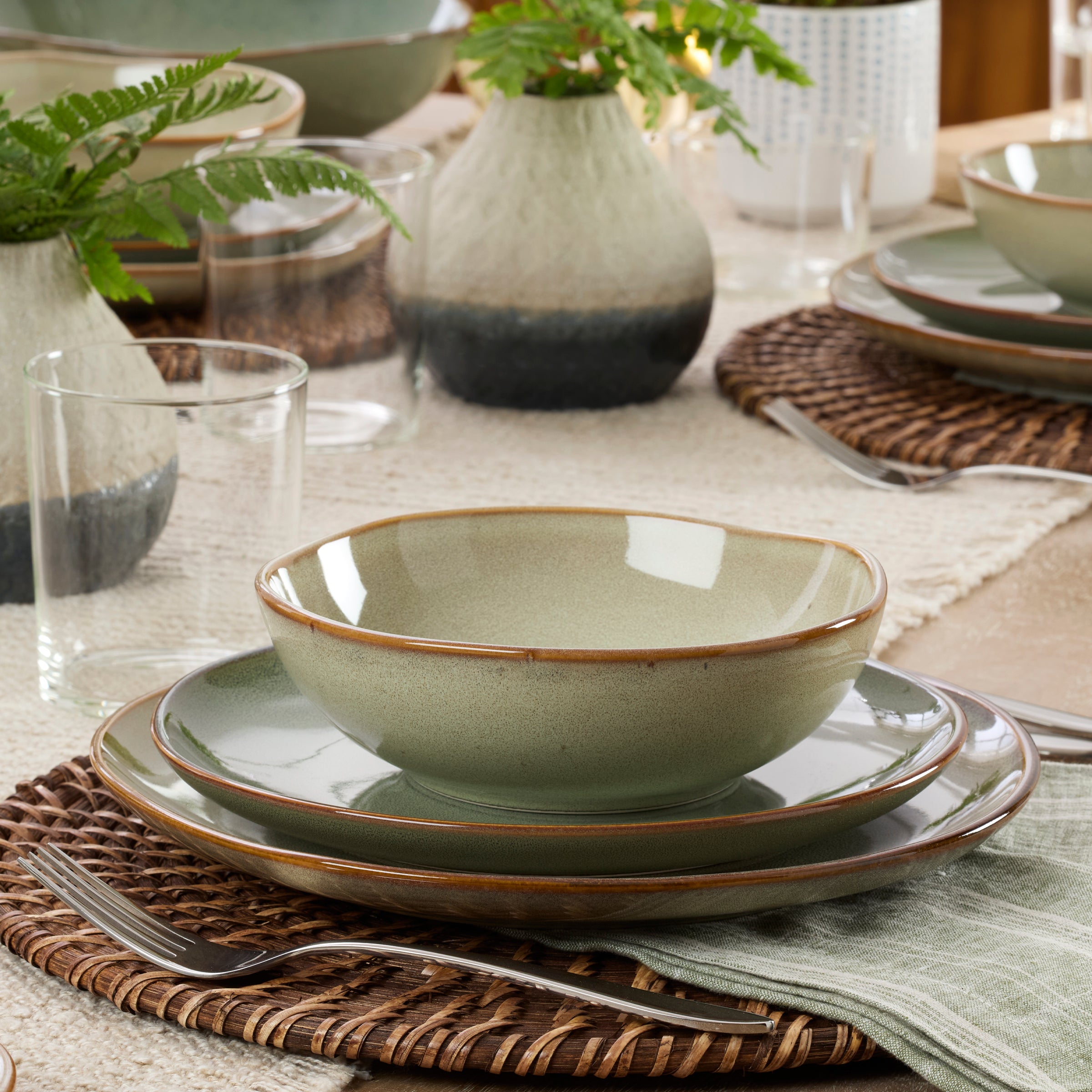 Organic Sage Green 12-Piece Dinnerware Set - Eco-Friendly Porcelain Plates, Bowls & Mugs for Everyday Dining & Entertaining