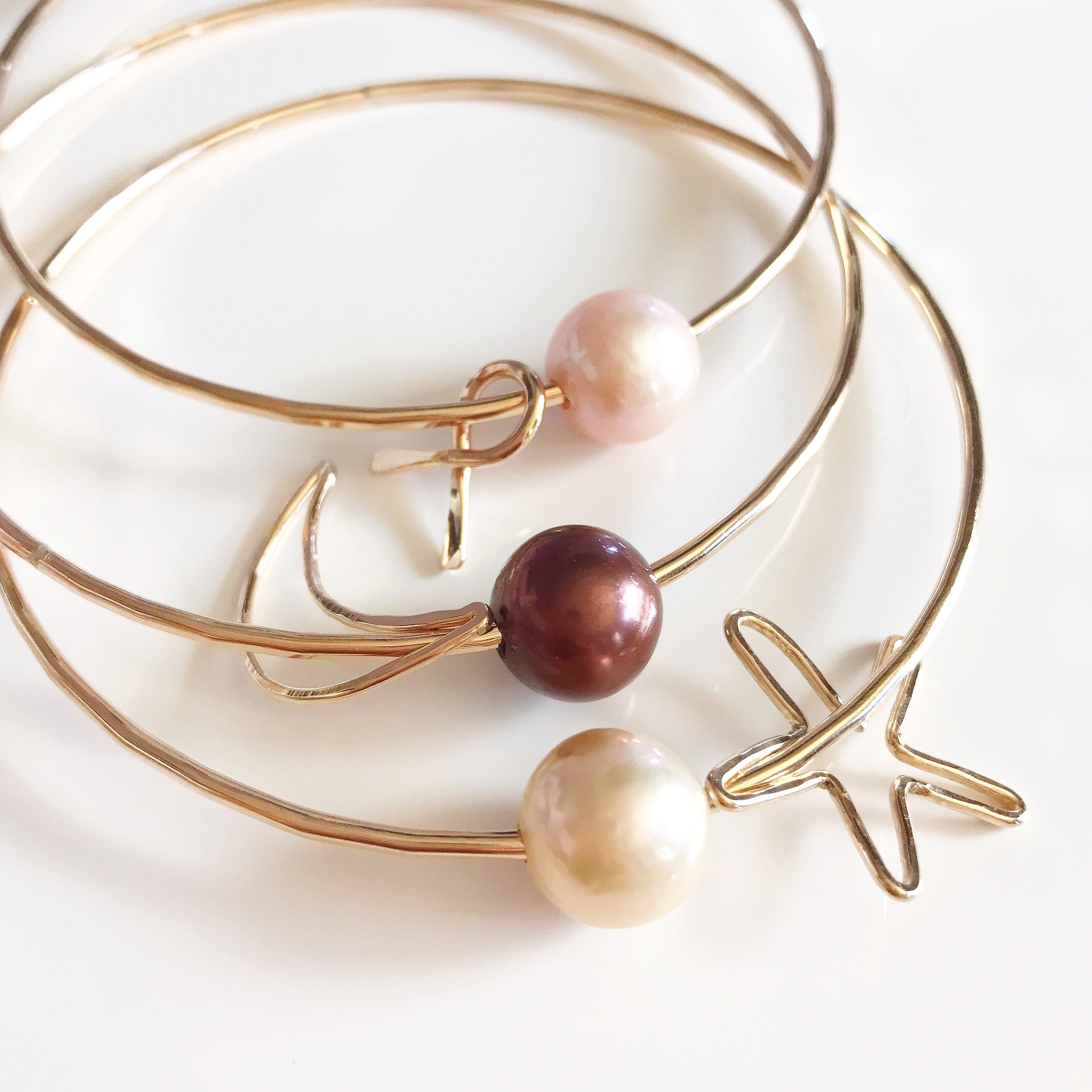 Elegant Starfish Charm Bangle with Freshwater Pearl - Perfect for Beach Weddings, Summer Vacations & Boho Fashion (B347)