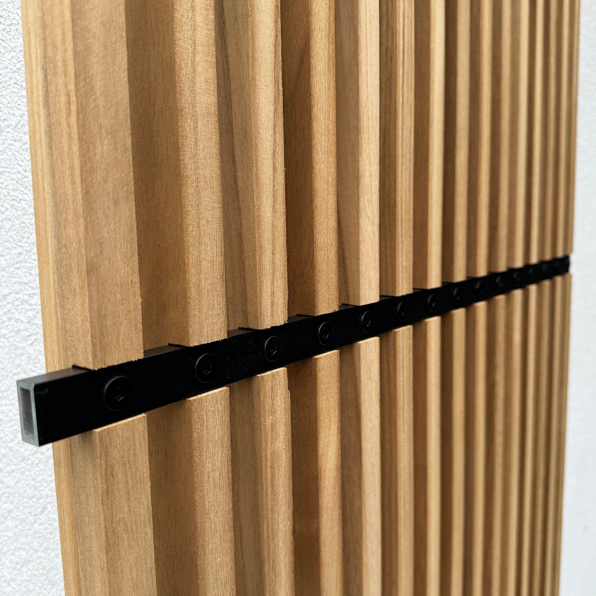 WOODFLEX Premium Outdoor Hardwood Slat Wall Fence Panel - Natural Wood Privacy Screen & Cladding (2400mm x 600mm) - Perfect for Garden Fencing, Deck Privacy Walls & Modern Exterior Design