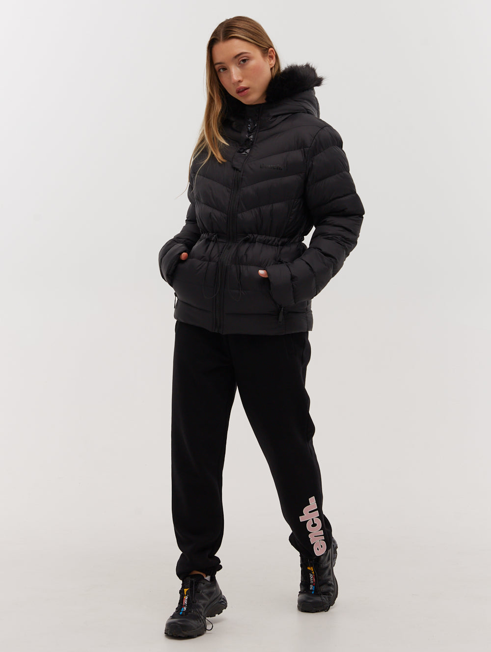Stylish Inken Hooded Puffer Jacket for Women - Winter Warm Quilted Coat with Detachable Hood - Perfect for Outdoor Activities, Skiing & Cold Weather Fashion