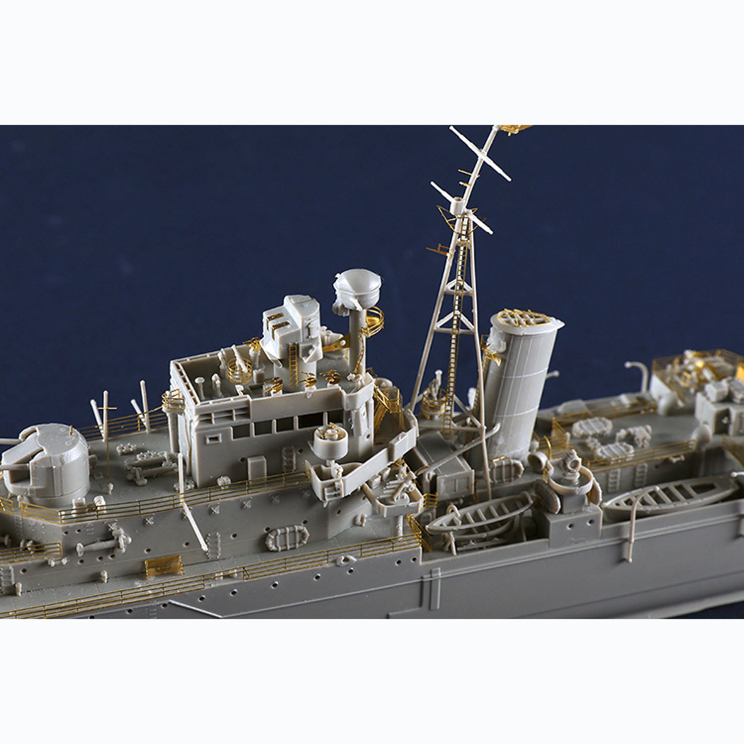 Trumpeter 1/350 Scale HMS Naiad Royal Navy Cruiser Plastic Model Kit - US Stock | DIY Military Ship Building for Collectors & History Enthusiasts | Perfect for Display, Gifts & Wargaming Scenarios