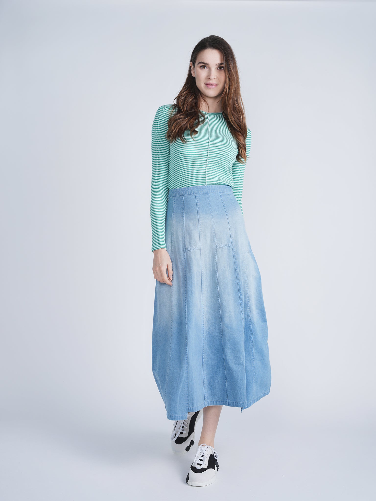 Stylish High Waist Denim Long Flare Skirt for Women - Vintage 70s Inspired Bell Bottom Maxi Skirt - Perfect for Casual Outfits, Music Festivals & Boho Chic Style