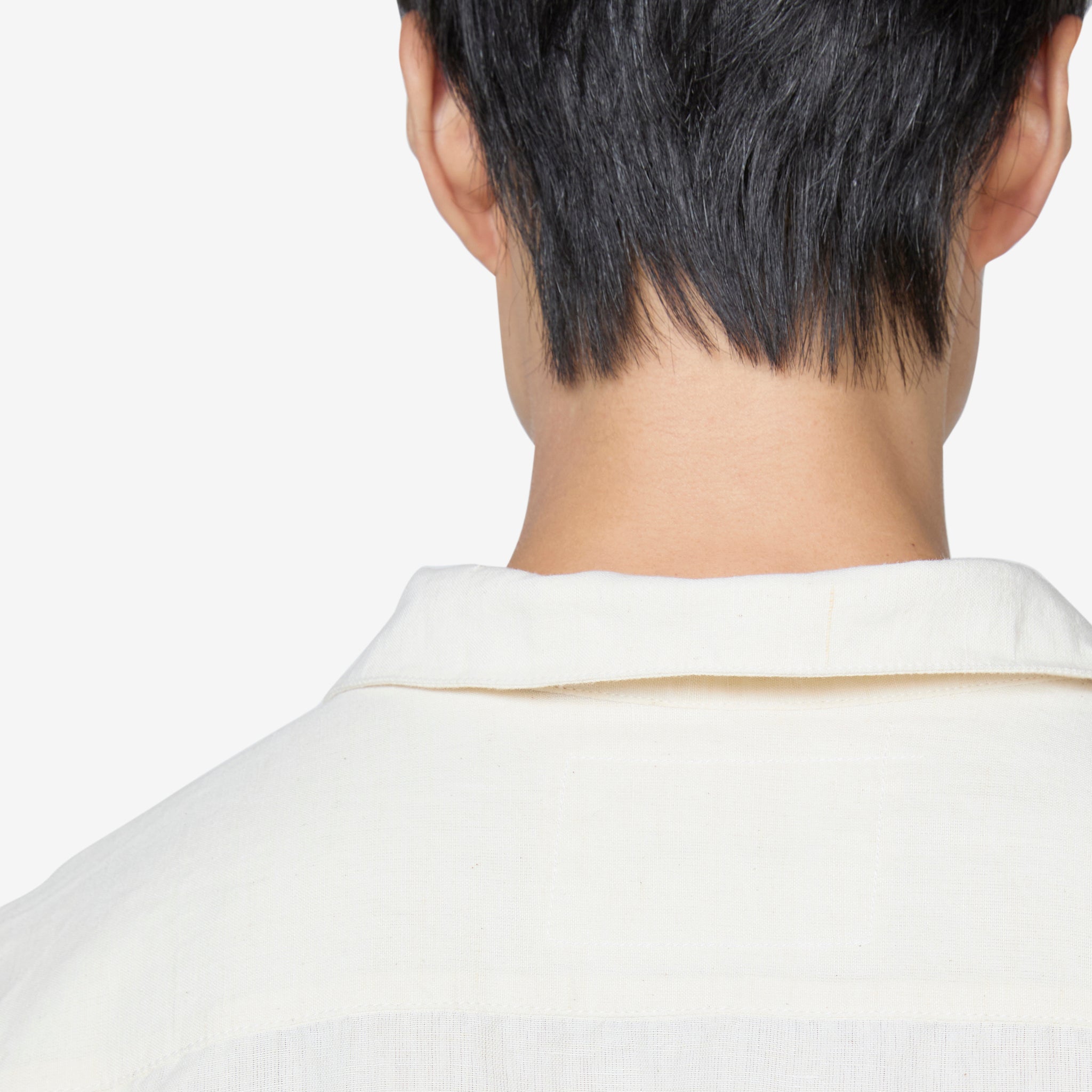 Eco-Friendly Greetings Shirt in Ecru - Sustainable Tree Hugger Design for Casual Wear & Outdoor Activities