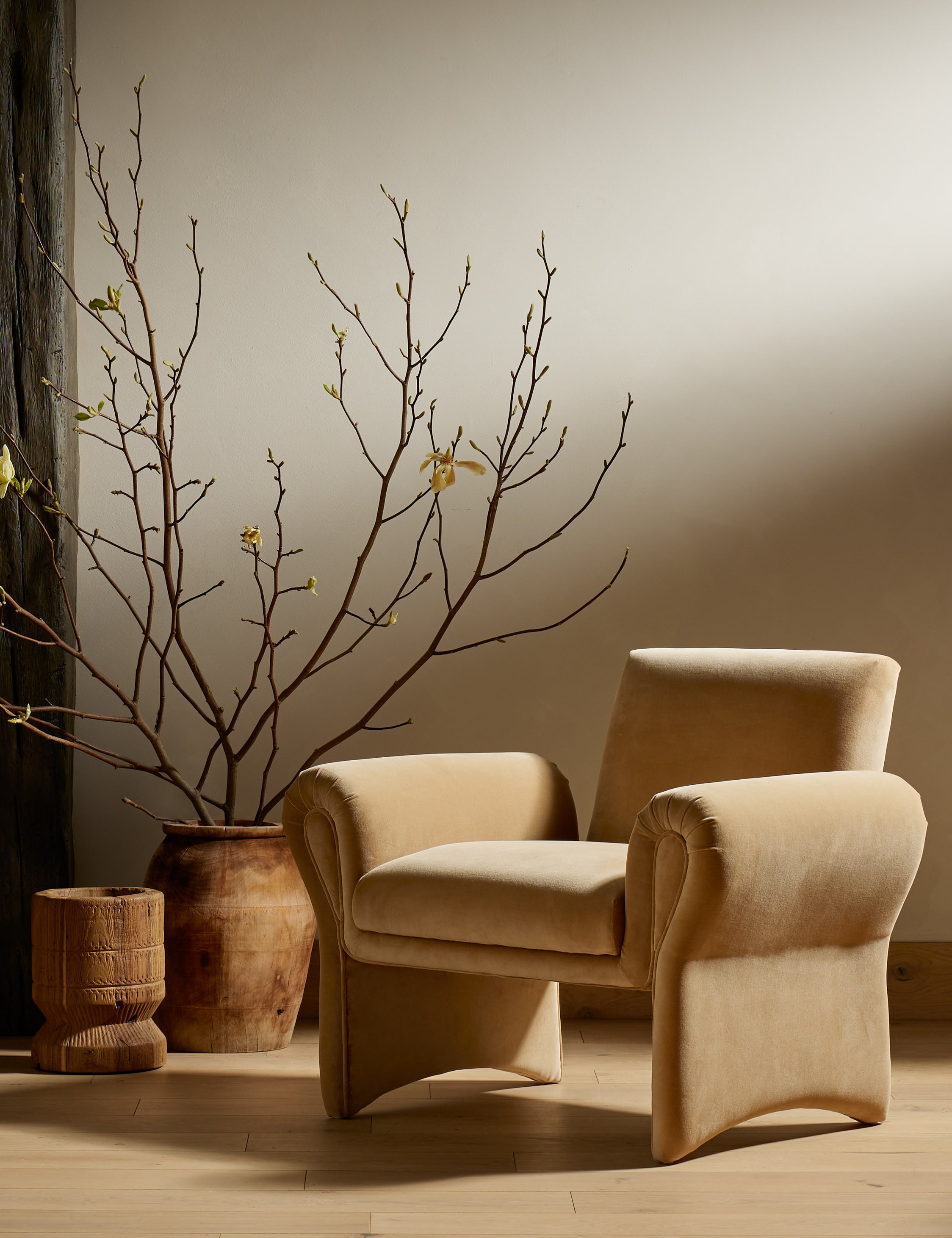 Fenella Accent Chair - Modern Upholstered Lounge Chair for Living Room, Bedroom & Office - Comfortable Reading Chair with Sturdy Wooden Legs