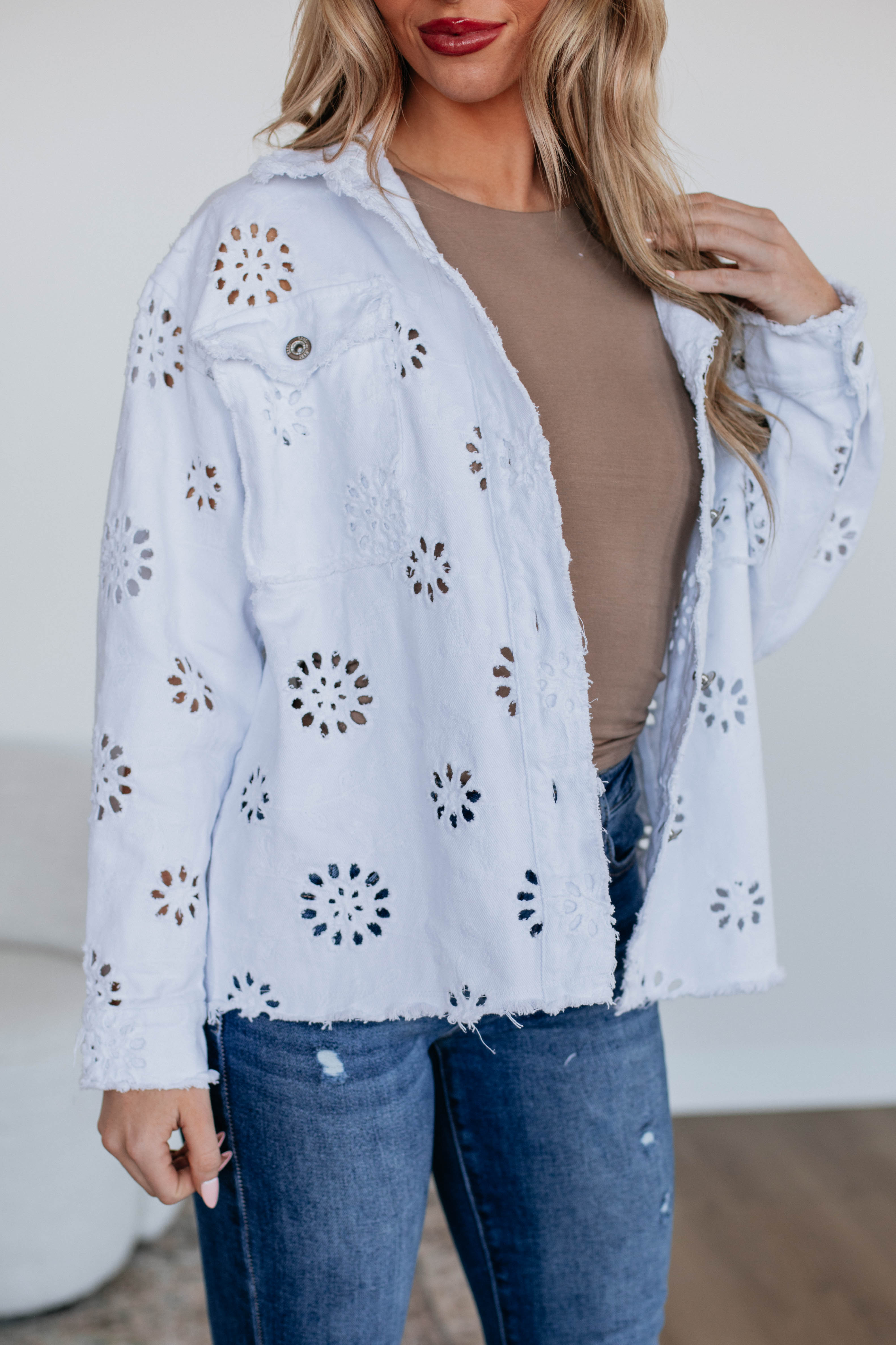 Caelyn Women's Denim Jacket - Stylish Lightweight Denim Coat for Casual Wear, Spring & Fall Fashion Outerwear