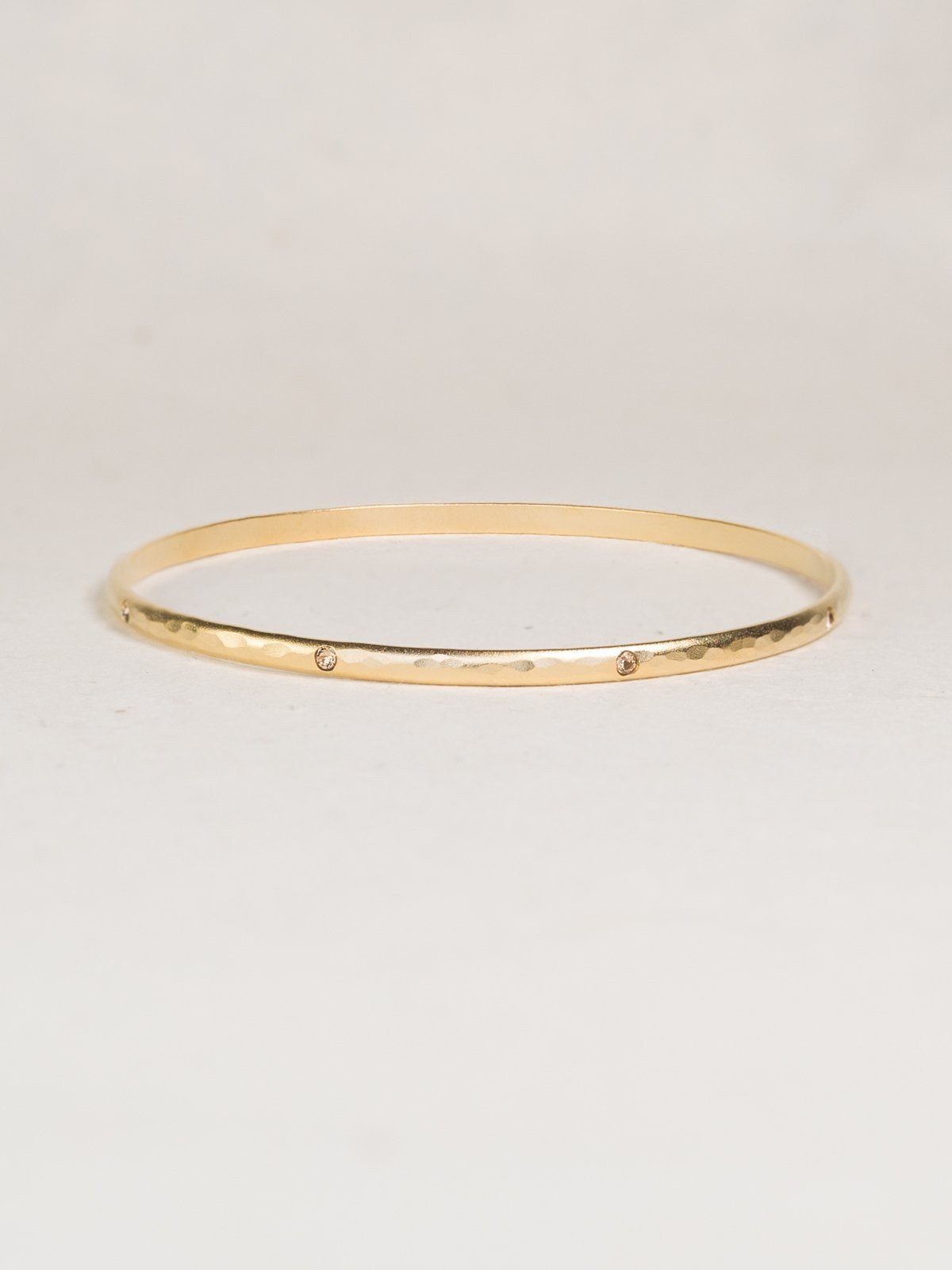 Shiny Everyday Bangle Bracelet for Women - Elegant & Durable Fashion Jewelry - Perfect for Work, Parties & Daily Wear