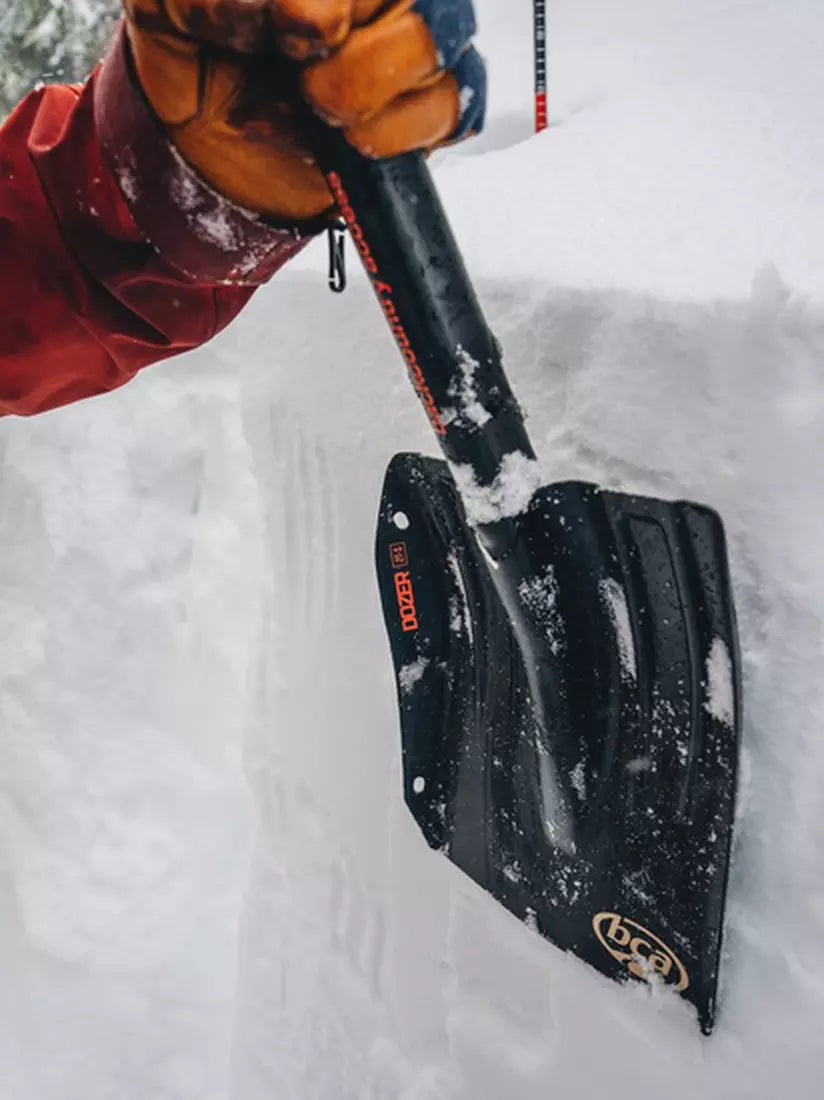 BCA Dozer 2T S Avalanche Shovel - Lightweight Aluminum Snow Shovel for Backcountry Skiing, Snowboarding & Winter Survival Gear - Perfect for Emergency Car Kits & Off-Road Adventures