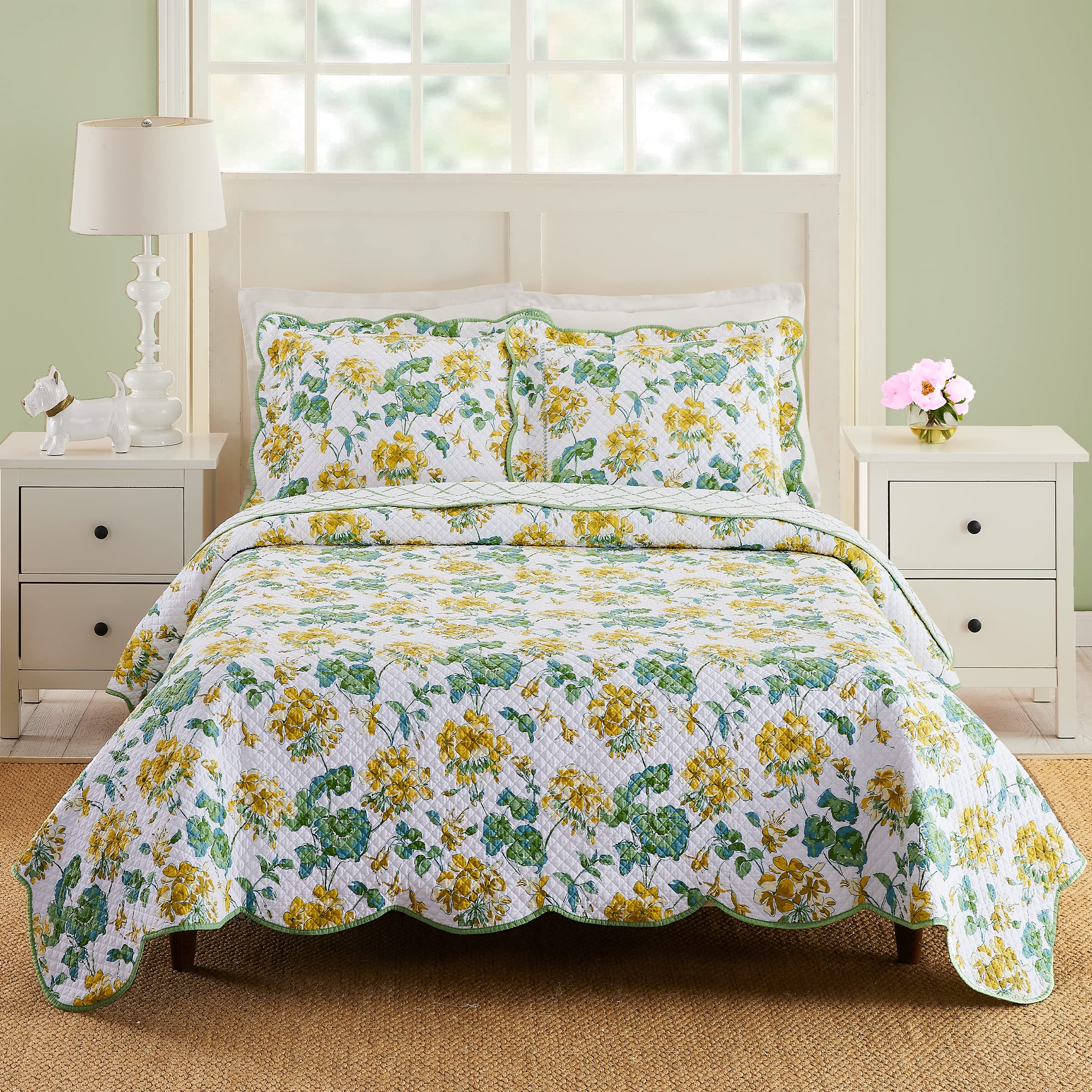 Madcap Cottage English Meadow 3-Piece Quilt Set - Lightweight Floral Printed Coverlet Bedding with Shams, King Size All-Season Bedspread for Master Bedroom & Guest Room Decor