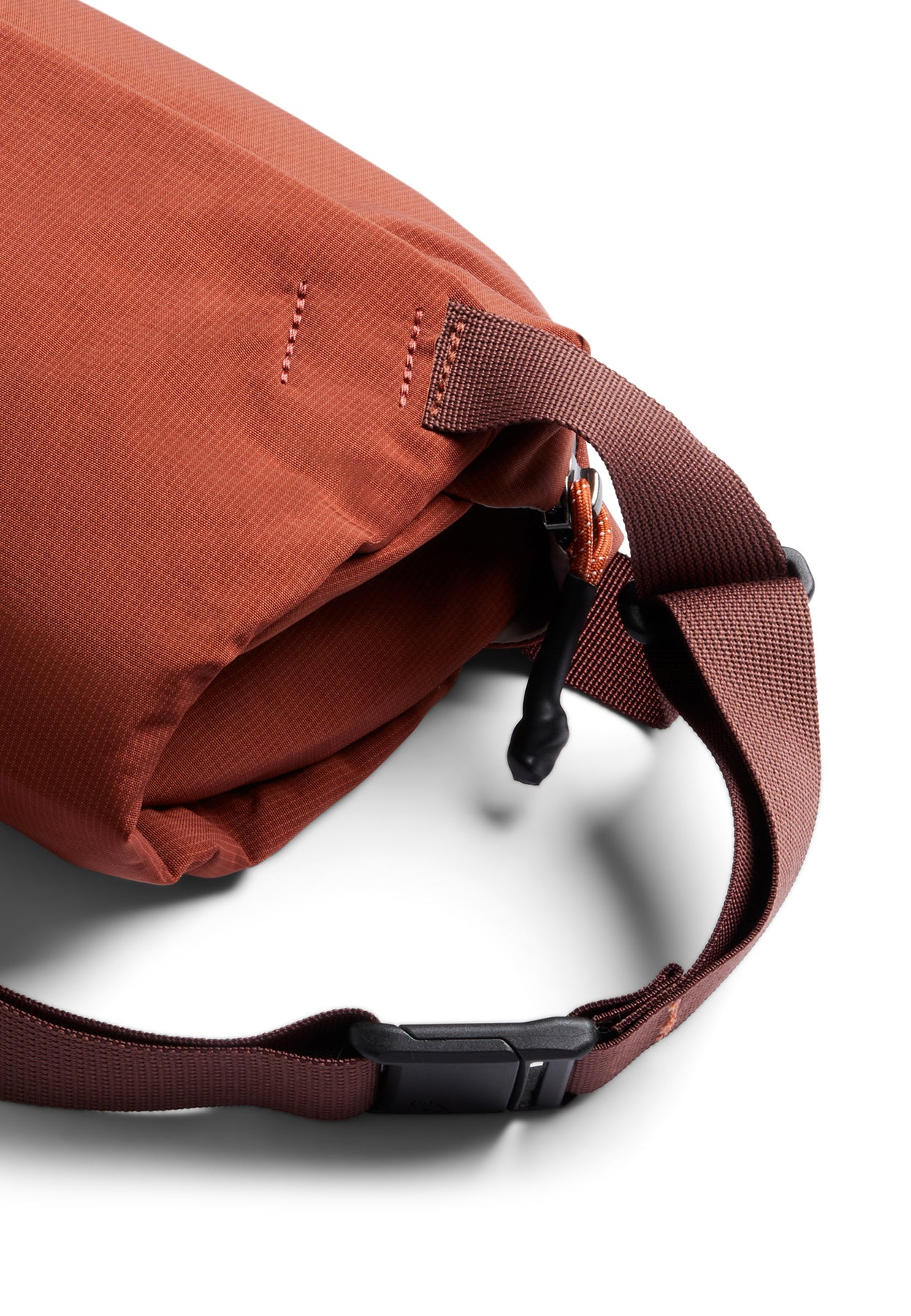 Bellroy Lite Sling - Lightweight Crossbody Bag for Men & Women | Water-Resistant Travel Sling Pack | Perfect for Hiking, Commuting & Everyday Carry (Black)