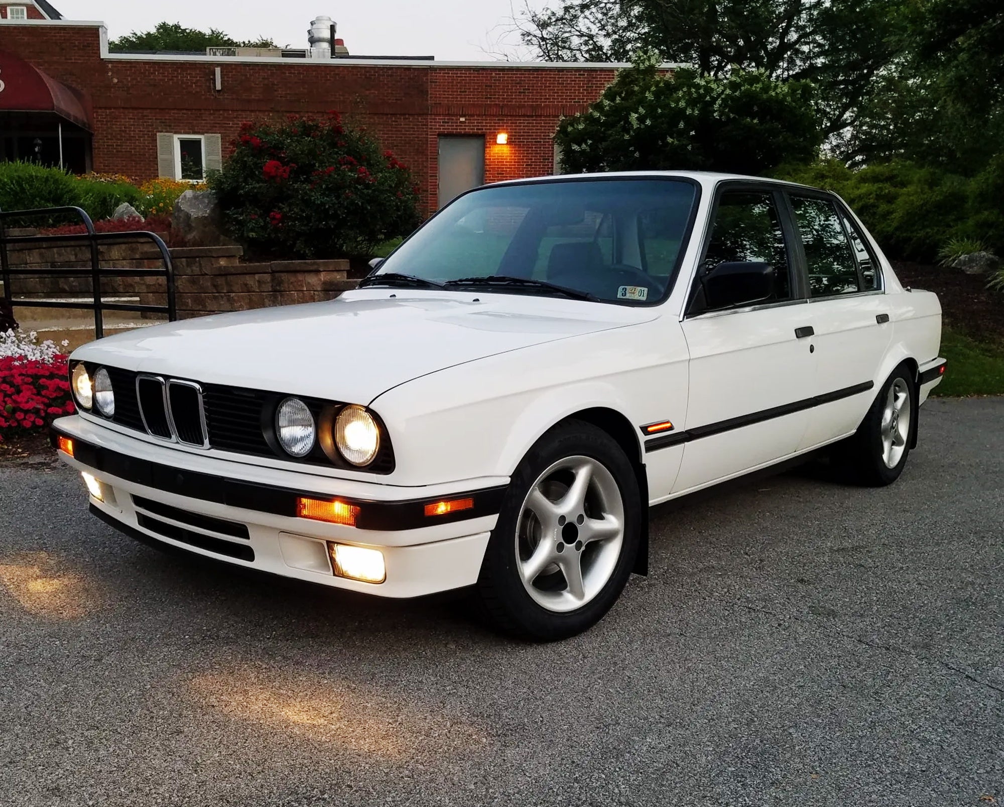 Euro Spec Clear Lens Full LED Fender Side Marker Lights for BMW E30 3 Series & E28 5 Series - Enhance Visibility & Style for Night Driving & Car Shows