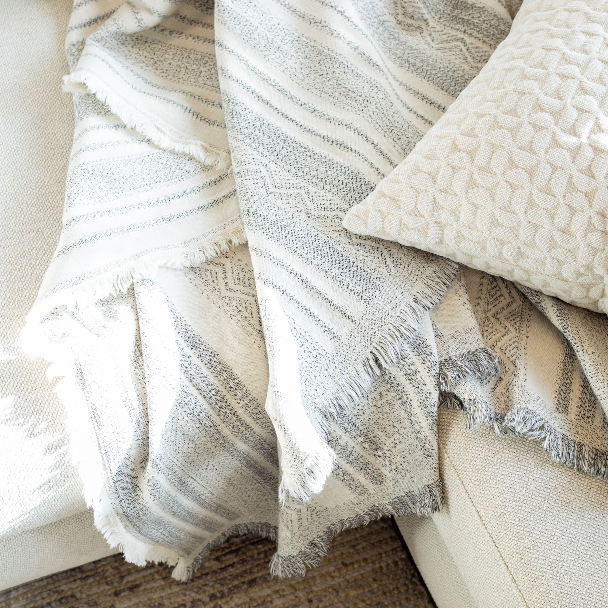 Willow Throw Blanket - Soft & Cozy Salt & Pepper Pattern - Perfect for Sofa, Bed & Outdoor Use