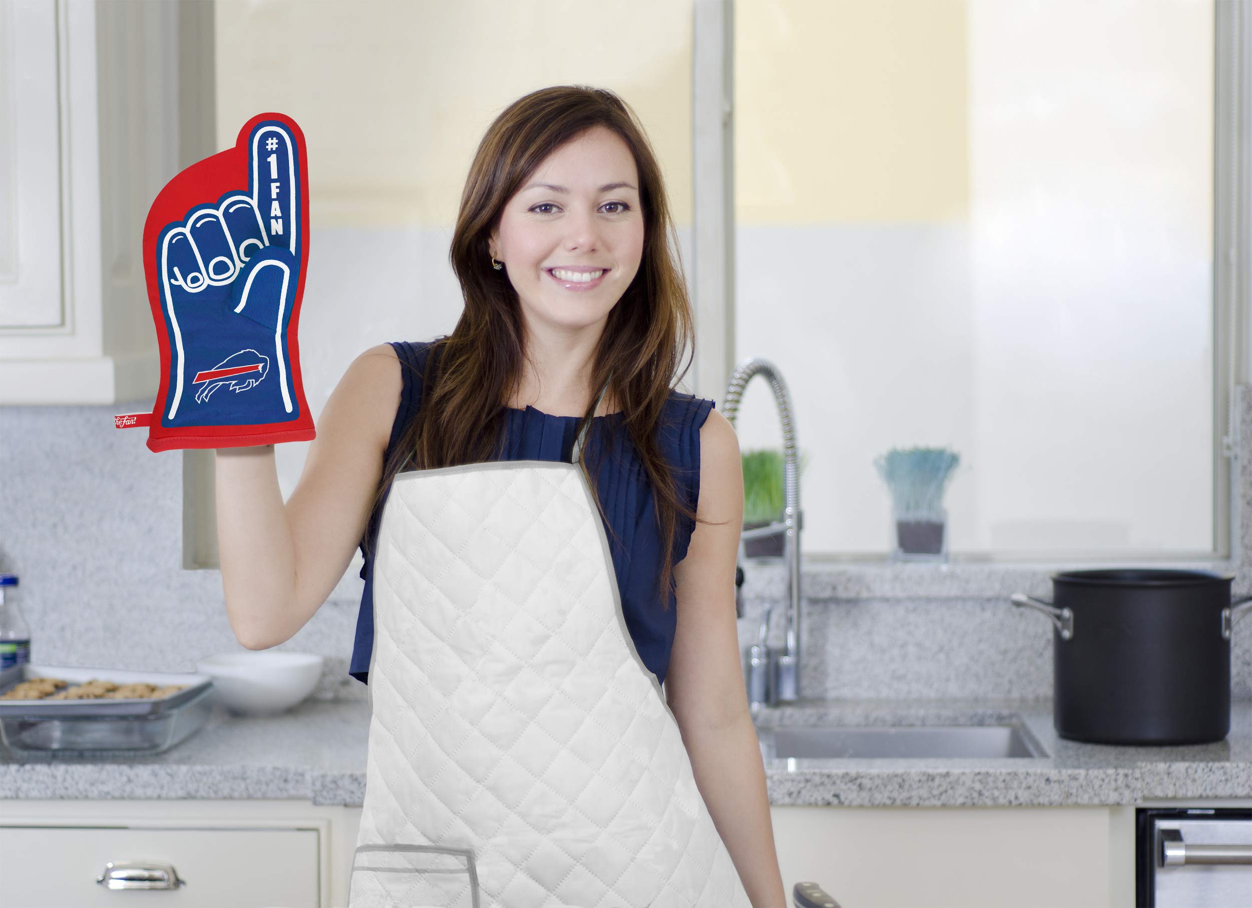 NFL Team Logo Unisex Oven Mitt - Heat Resistant Kitchen Glove for Baking, Grilling & Cooking - Perfect for Football Fans & Home Chefs
