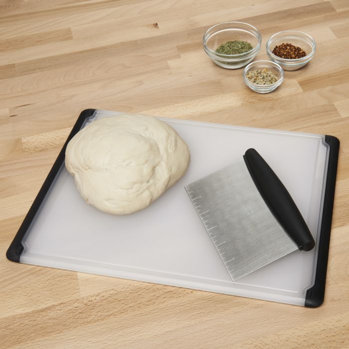 OXO Multi-Purpose Kitchen Scraper & Chopper - Perfect for Dicing Vegetables, Chopping Herbs, and Scraping Cutting Boards - Essential Cooking Tool for Home Chefs
