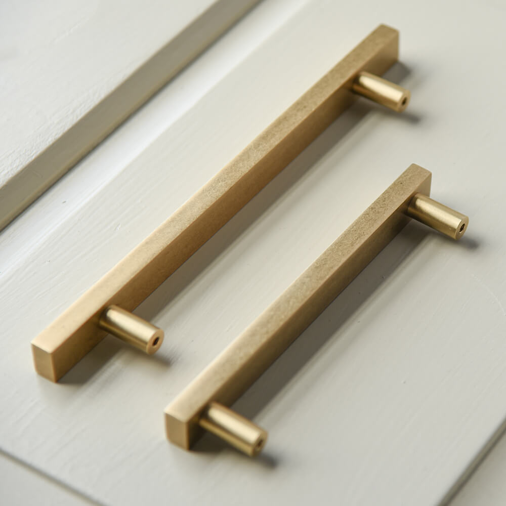 Vintage Brass Cuboid Cabinet Pull Handle - Classic & Durable Hardware for Kitchen Cabinets, Dressers & Furniture Drawers - Perfect for Home Renovation & DIY Projects