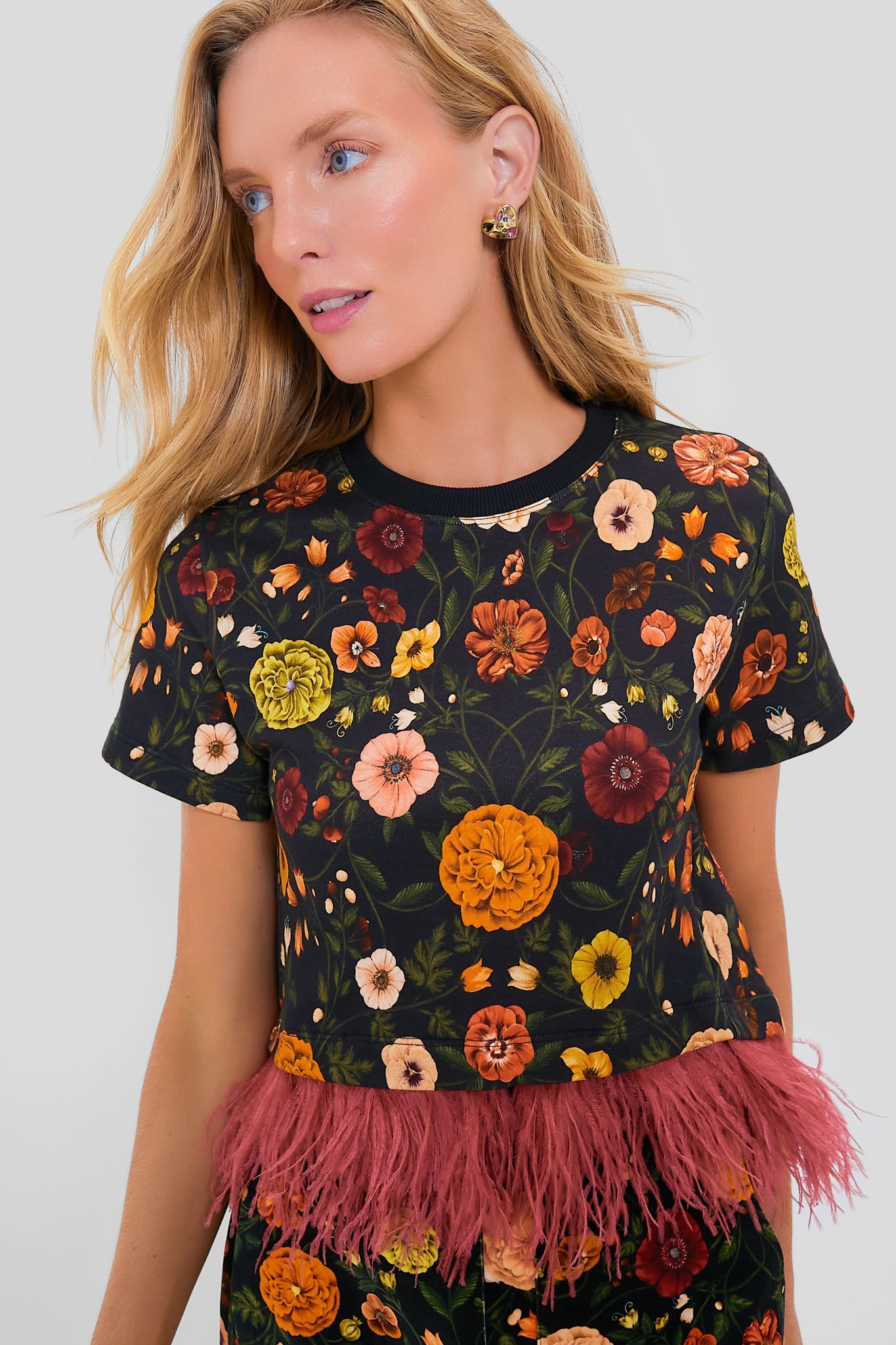 Botticelli La Scala Feather Print T-Shirt for Women | Italian Renaissance Style Casual Tee | Perfect for Art Lovers & Fashion Enthusiasts