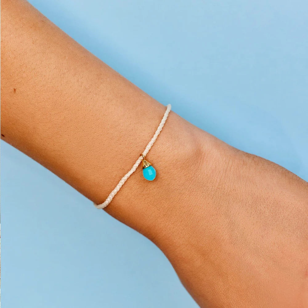 Elegant Water Drop Gold Charm Bracelet for Women - Dainty & Stylish Jewelry Gift for Birthday, Anniversary, or Everyday Wear
