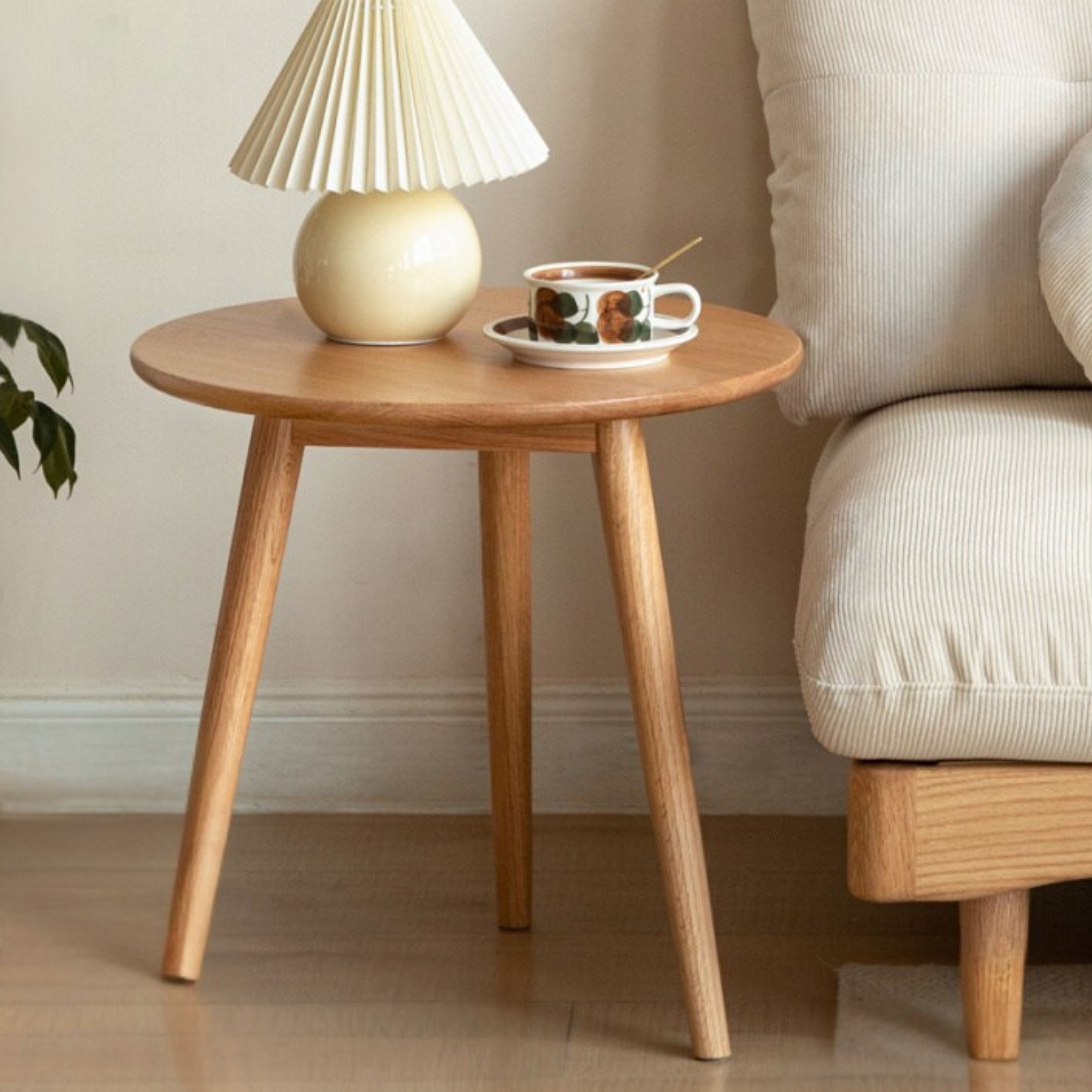 Solid Oak Round Side Table - Natural Wood Accent Table for Living Room, Bedroom & Patio - Sturdy & Stylish End Table for Coffee, Books & Decor