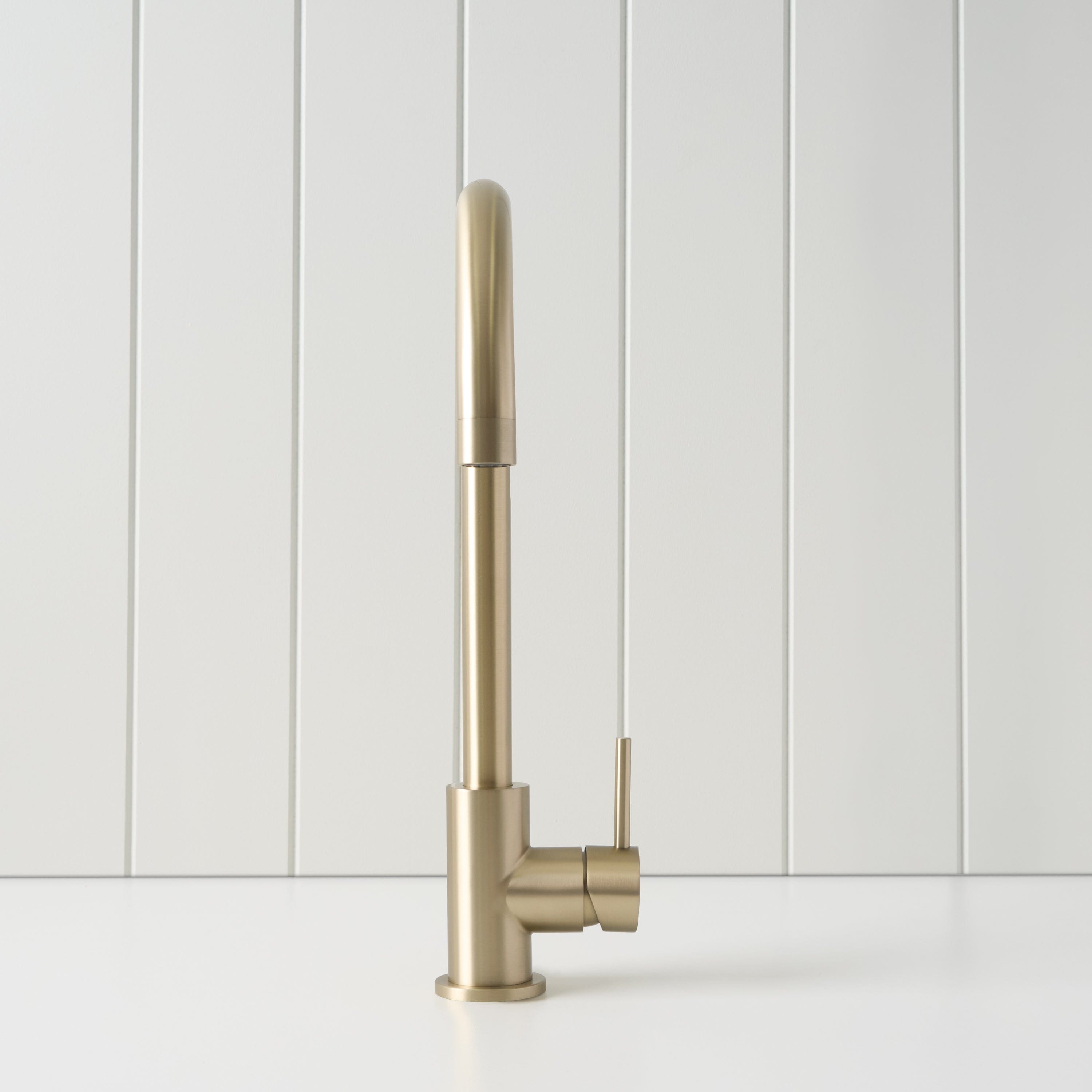 Sydney Round Kitchen Faucet with Pull-Down Sprayer - Brushed Nickel Finish - Perfect for Modern Farmhouse & Contemporary Kitchen Sinks