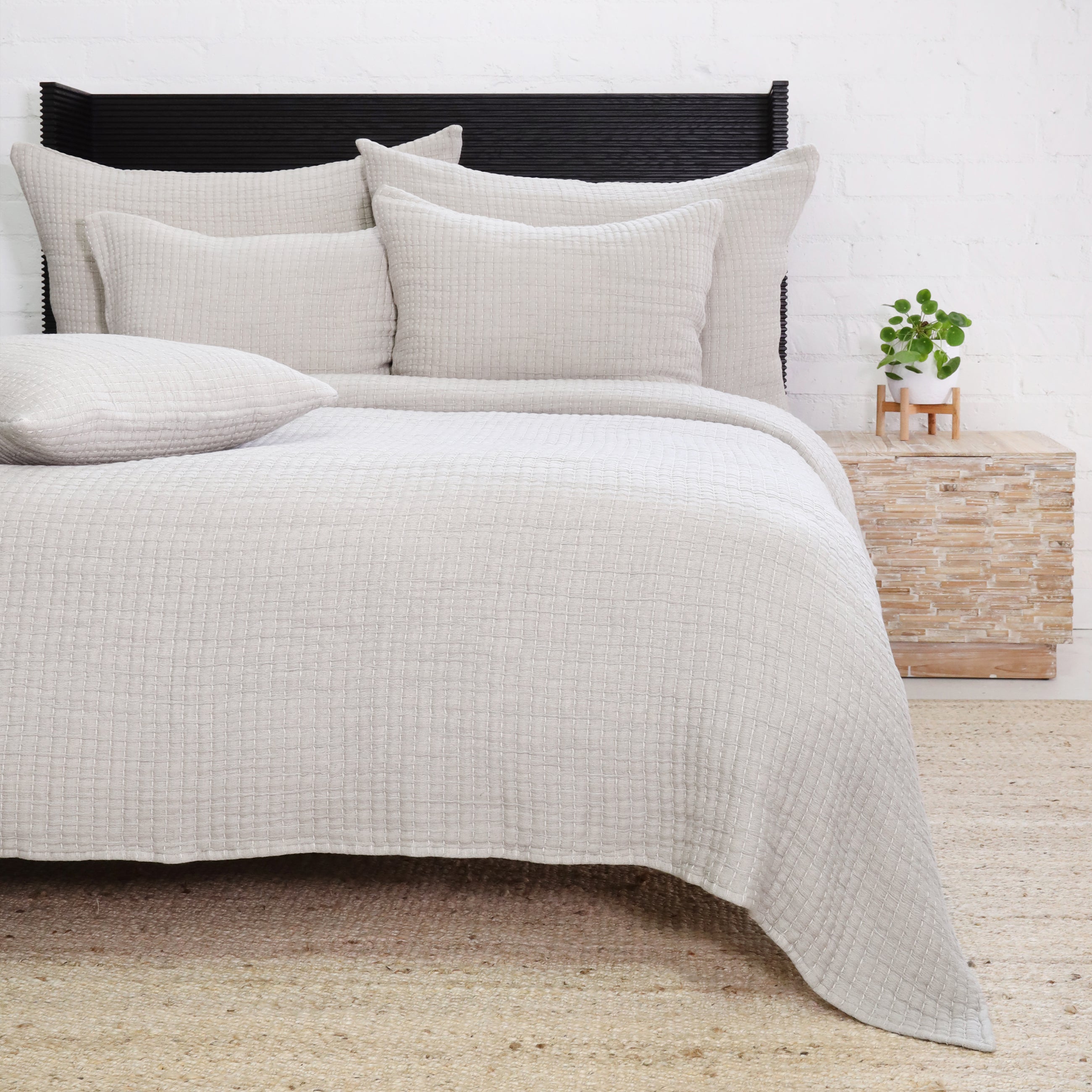 Premium Vancouver Coverlet - Soft & Breathable Bedspread for All Seasons | Perfect for Home, Hotel, and Airbnb Decor