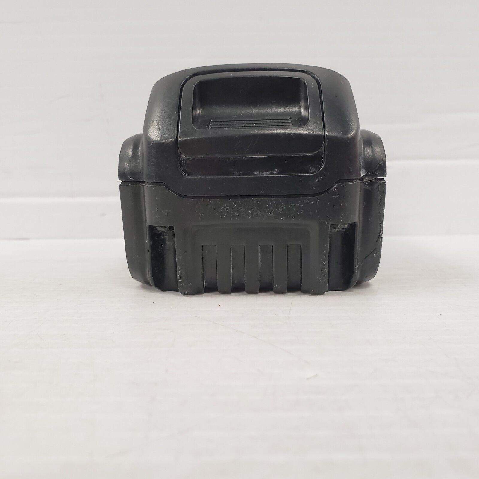 Original 53511 13 DCB205 Battery 5.0Ah Replacement for Power Tools - Compatible with Dewalt 20V MAX Cordless Tools - Perfect for Drilling, Sawing & Construction Projects