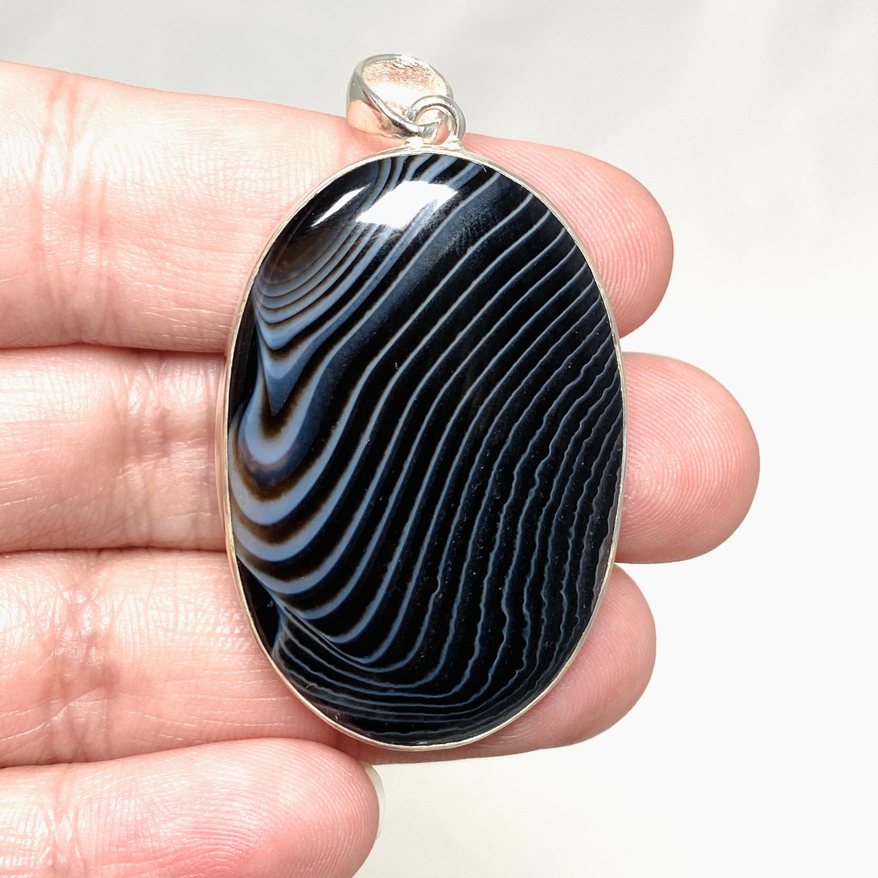 Natural Banded Agate Oval Pendant Necklace - KPGJ4350 | Healing Stone Jewelry for Women, Spiritual Gift, Boho Chic Accessory for Everyday Wear & Meditation