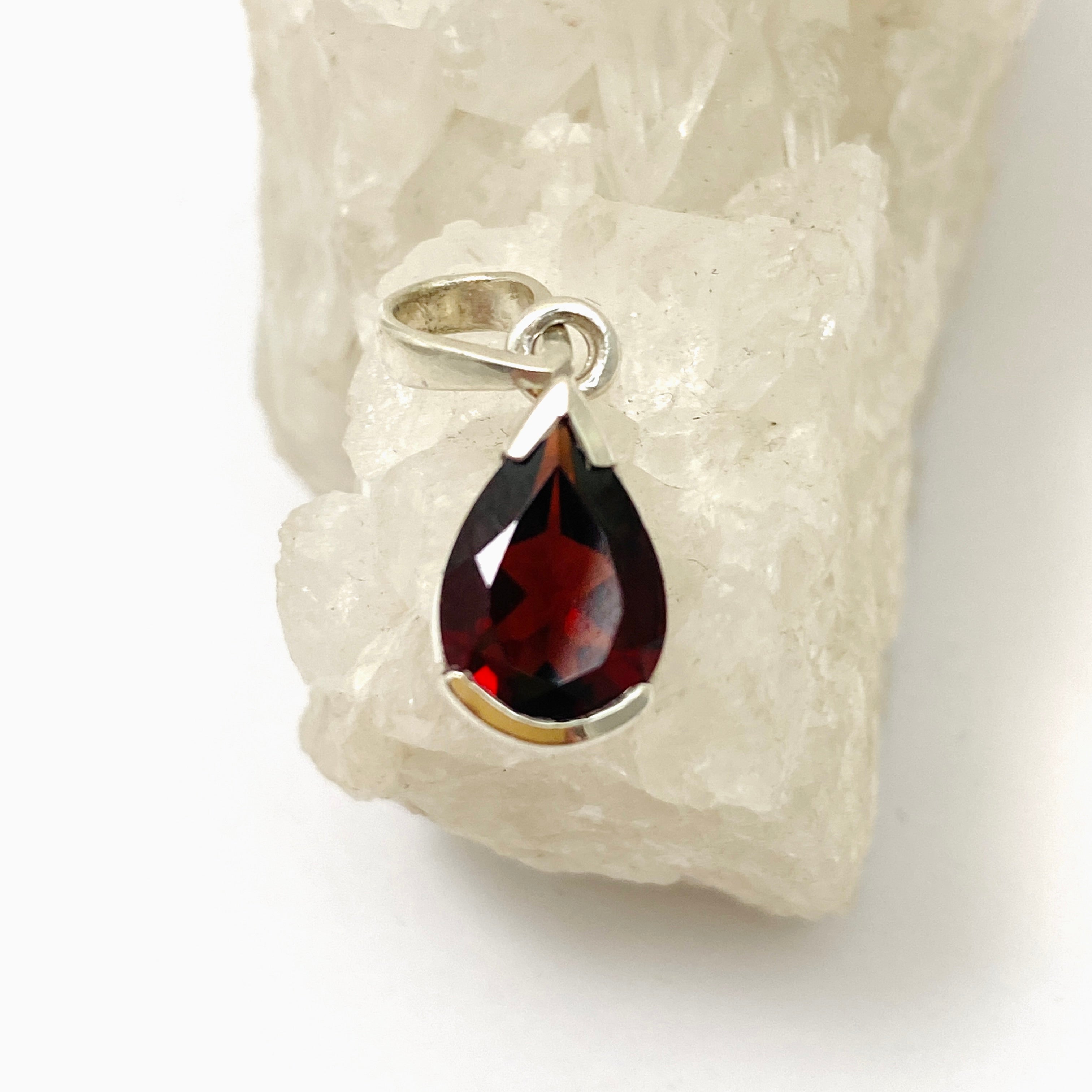 Garnet Teardrop Faceted Pendant Necklace PPGJ939 - Elegant Jewelry Gift for Women, Perfect for Weddings, Parties & Special Occasions