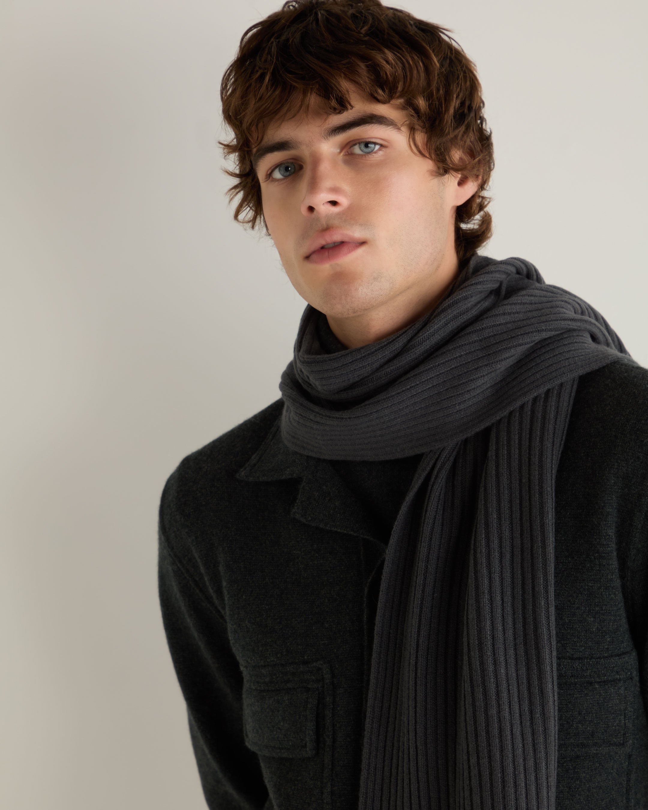 Unisex Short Ribbed Cashmere Scarf - Soft Winter Warm Scarf for Men & Women - Anthracite Grey - Perfect for Cold Weather, Outdoor Activities & Fashion Accessory
