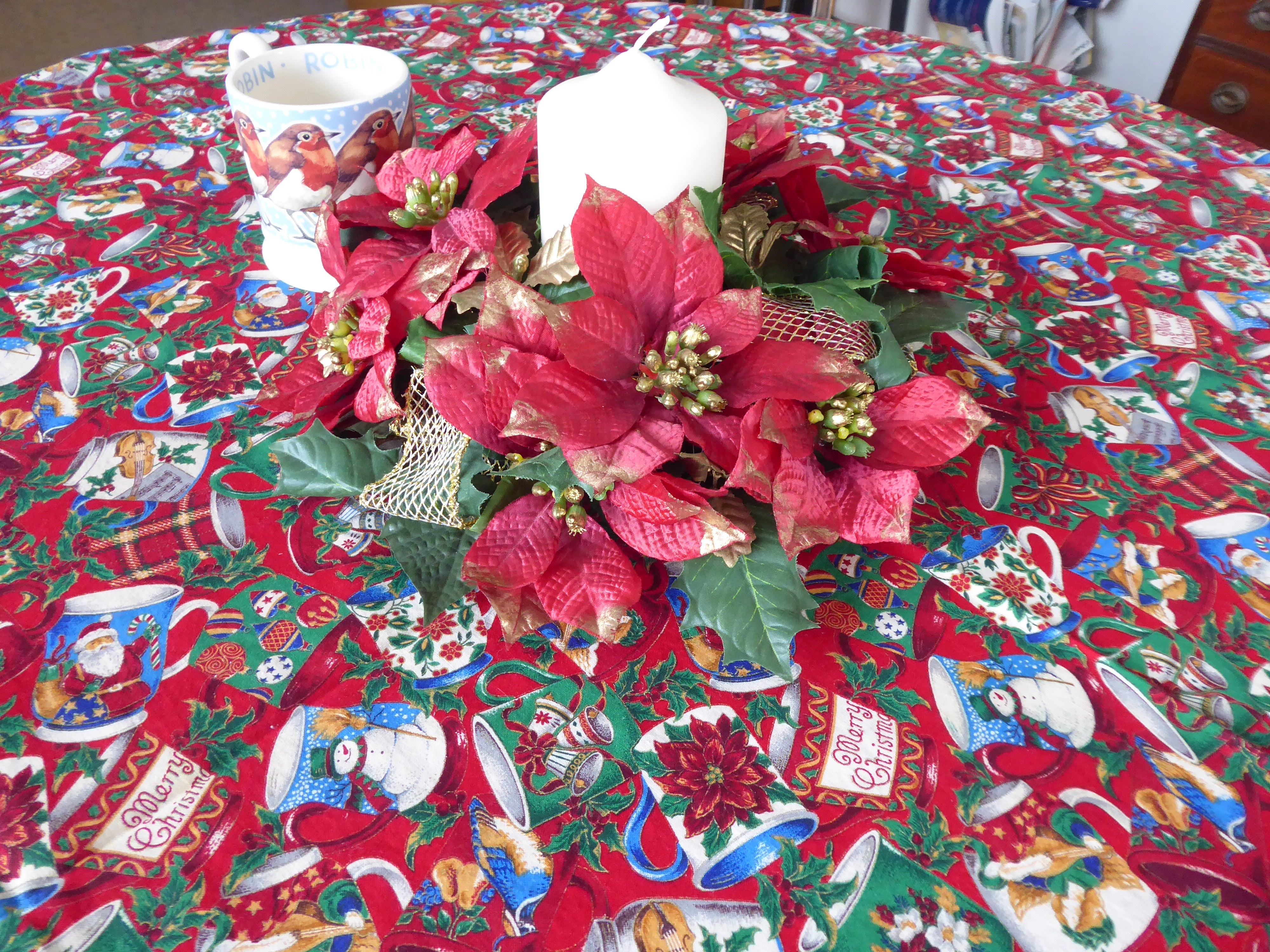 Festive Christmas Mugs Pattern Tablecloth 52