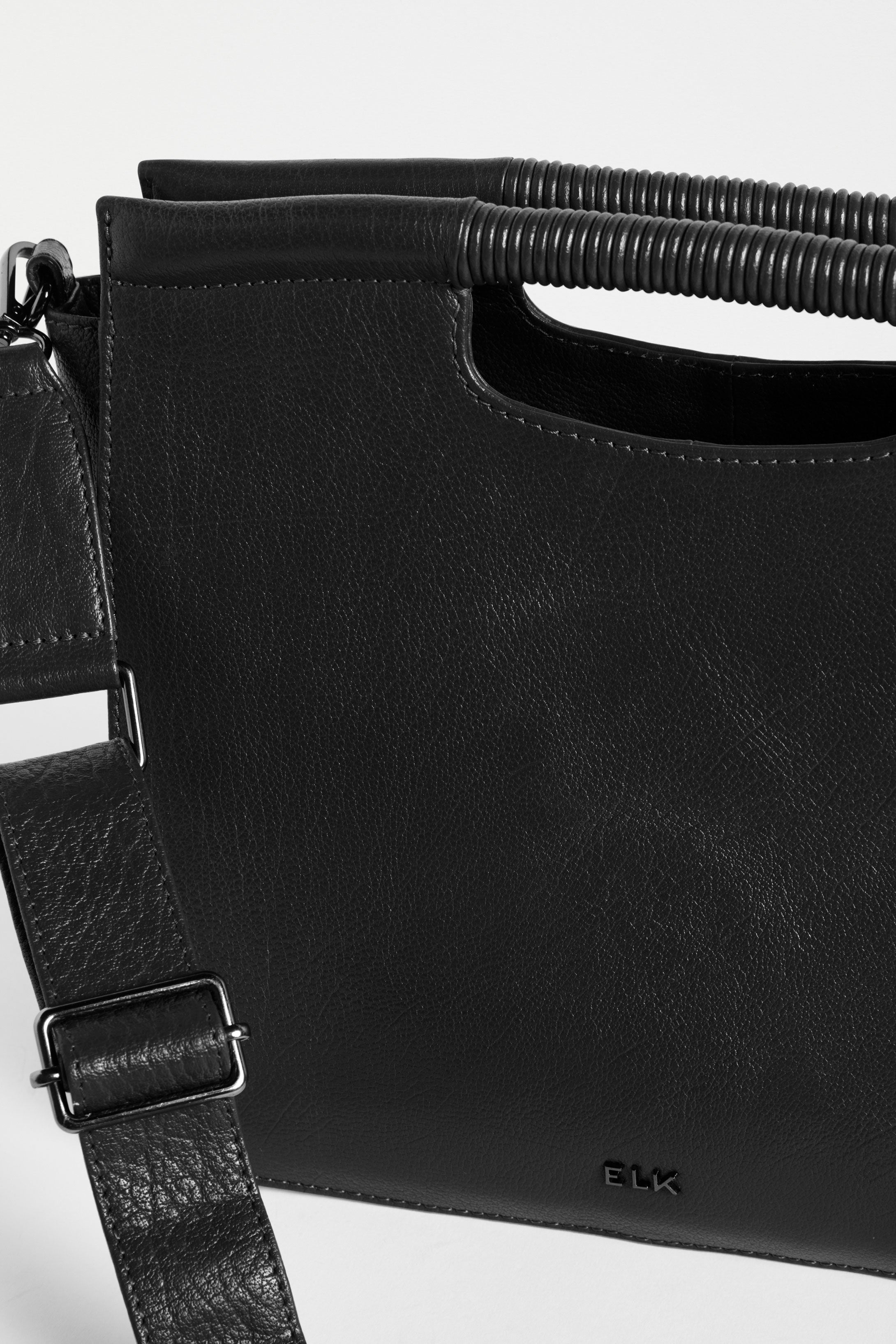Halor Bag - Stylish & Durable Backpack for Men & Women - Perfect for Travel, Work & School - Water-Resistant & Spacious Design