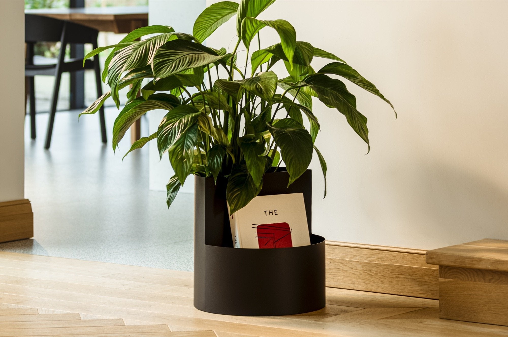 Black Owal Plant Pot - Modern Indoor & Outdoor Flower Planter for Home Decor, Office, Garden, and Balcony